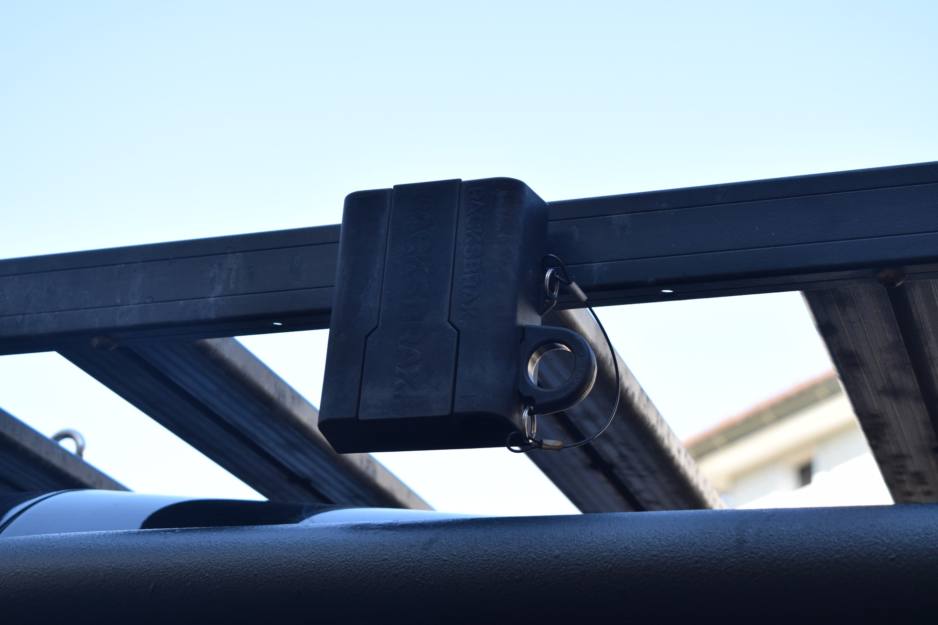 LAND ROVER Defender 110 2.4 Td4 Station Wagon-image-10