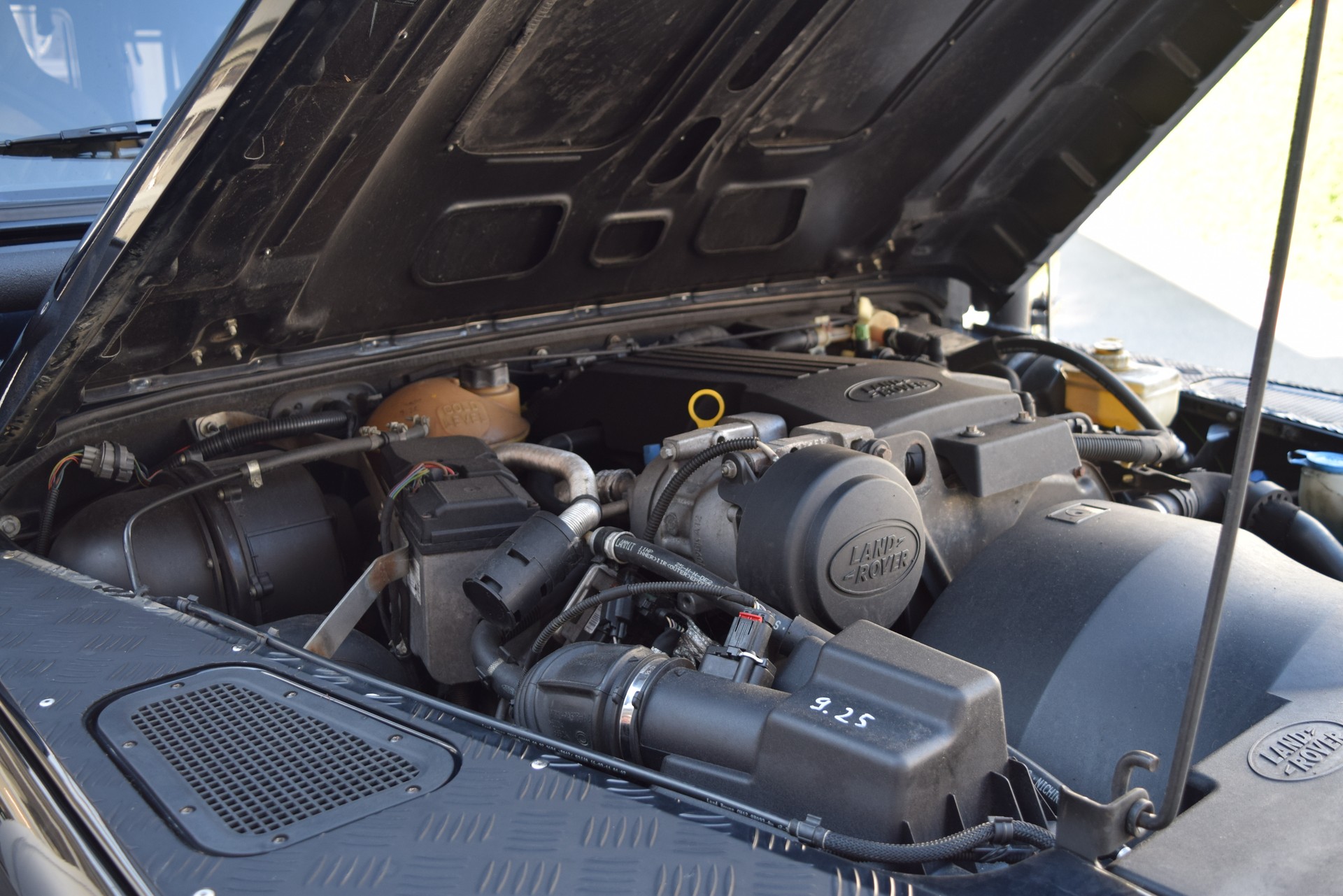 LAND ROVER Defender 110 2.4 Td4 Station Wagon-image-23