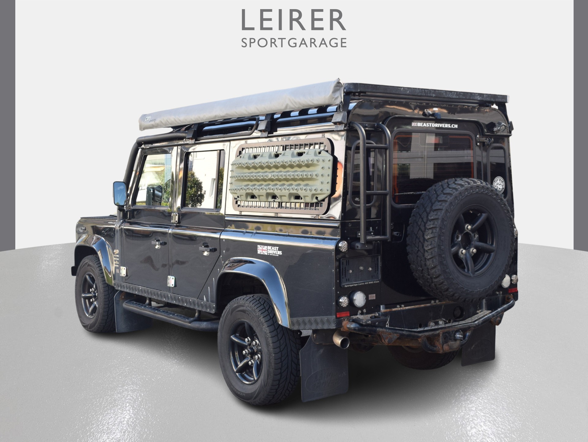 LAND ROVER Defender 110 2.4 Td4 Station Wagon-showroom-element-1