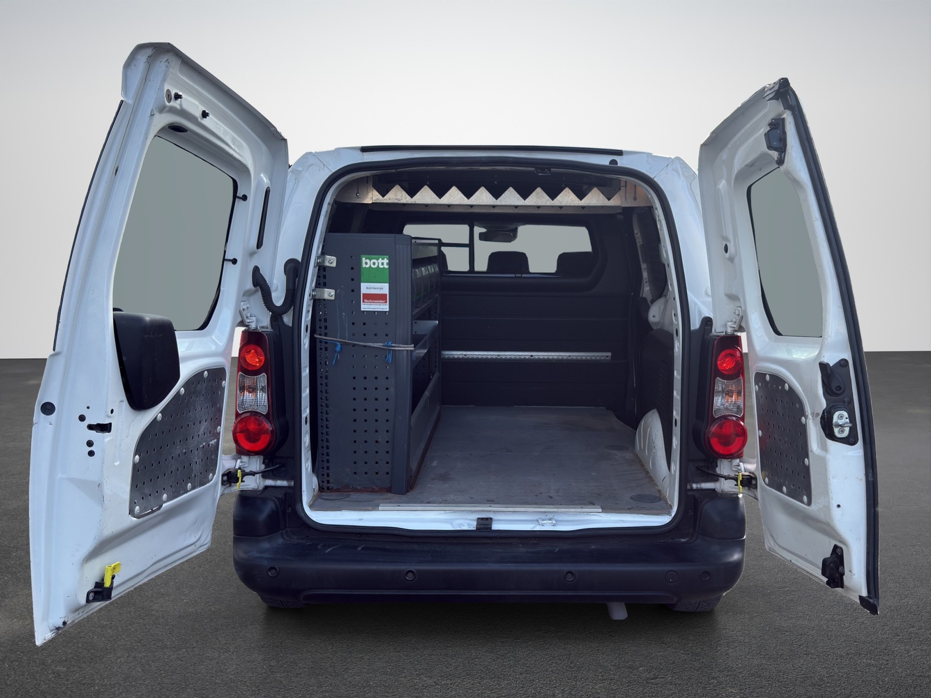 PEUGEOT Partner 1.6 BlueHDI S&S Allure-image-14