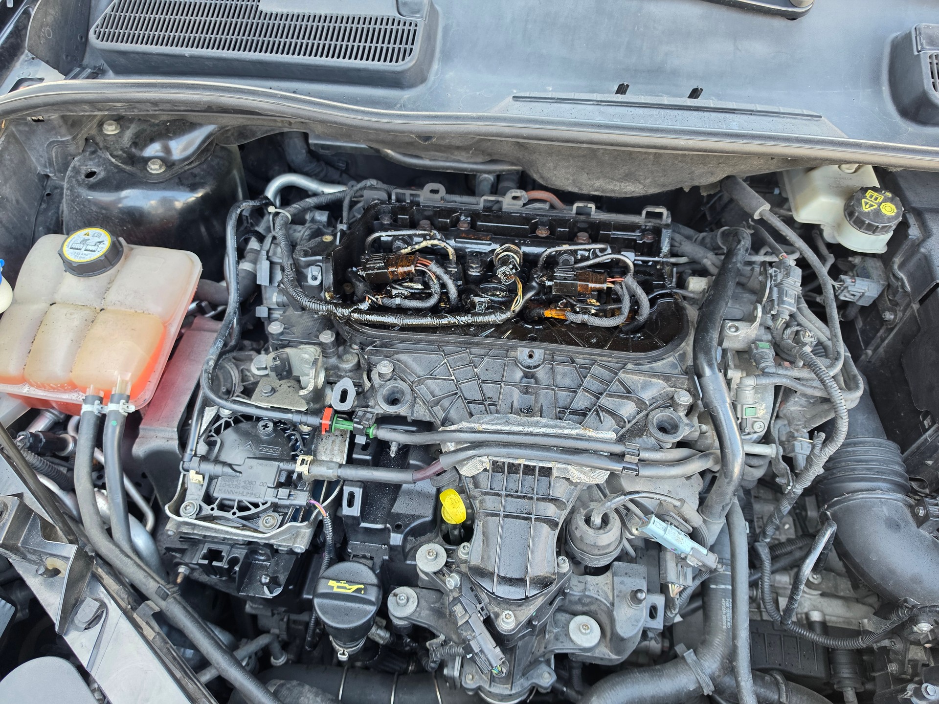 FORD Kuga 2.0 TDCi Titanium 4WD PowerShift-image-15