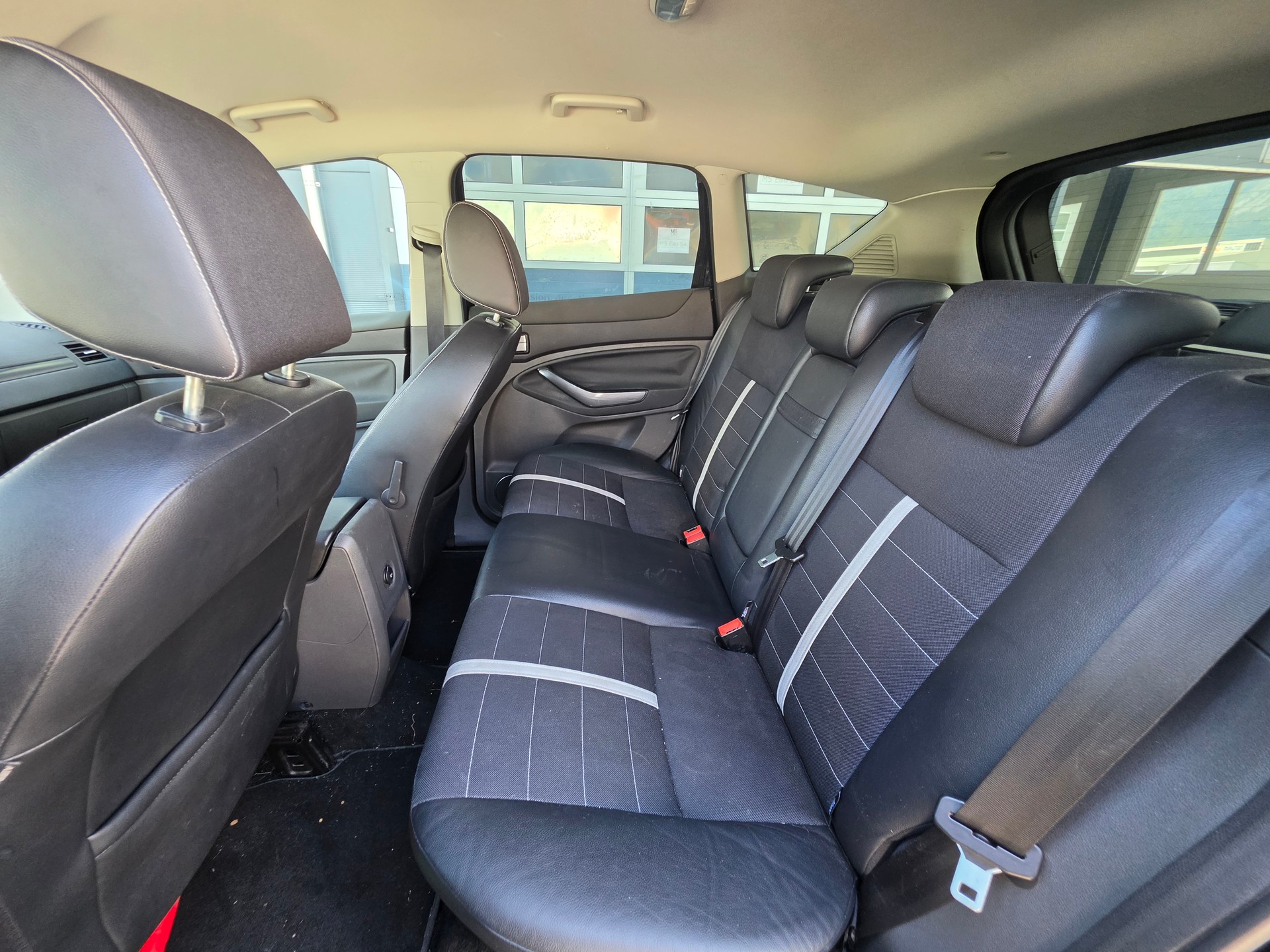 FORD Kuga 2.0 TDCi Titanium 4WD PowerShift-image-8