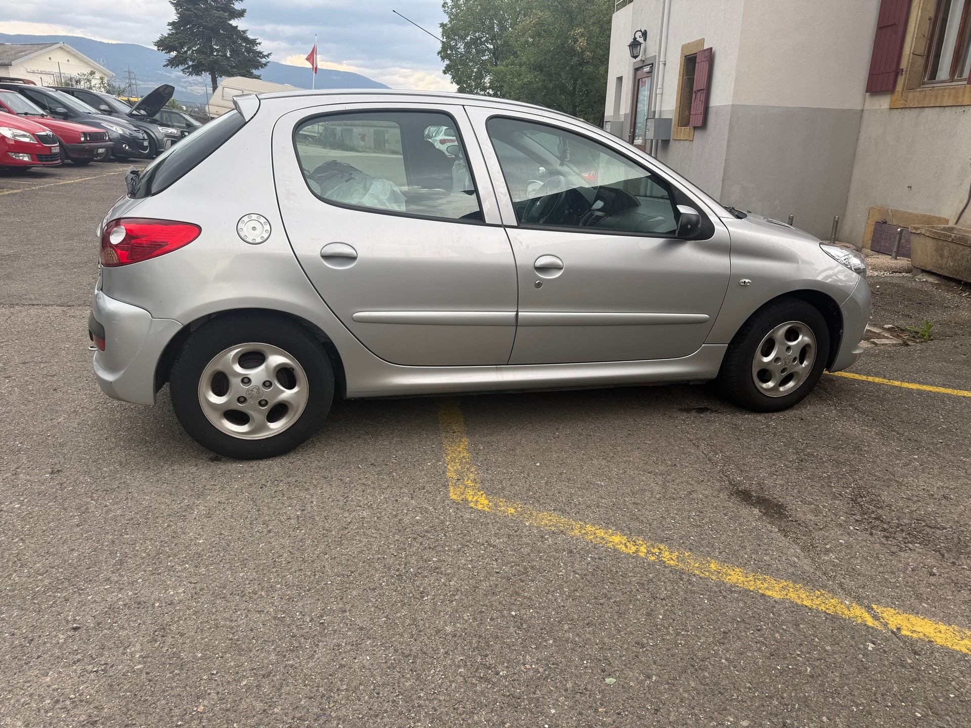 PEUGEOT 206+ 1.4 Trendy-image-6
