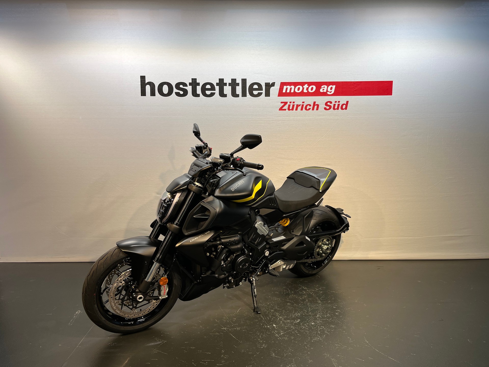 DUCATI Diavel V4-showroom-element-3