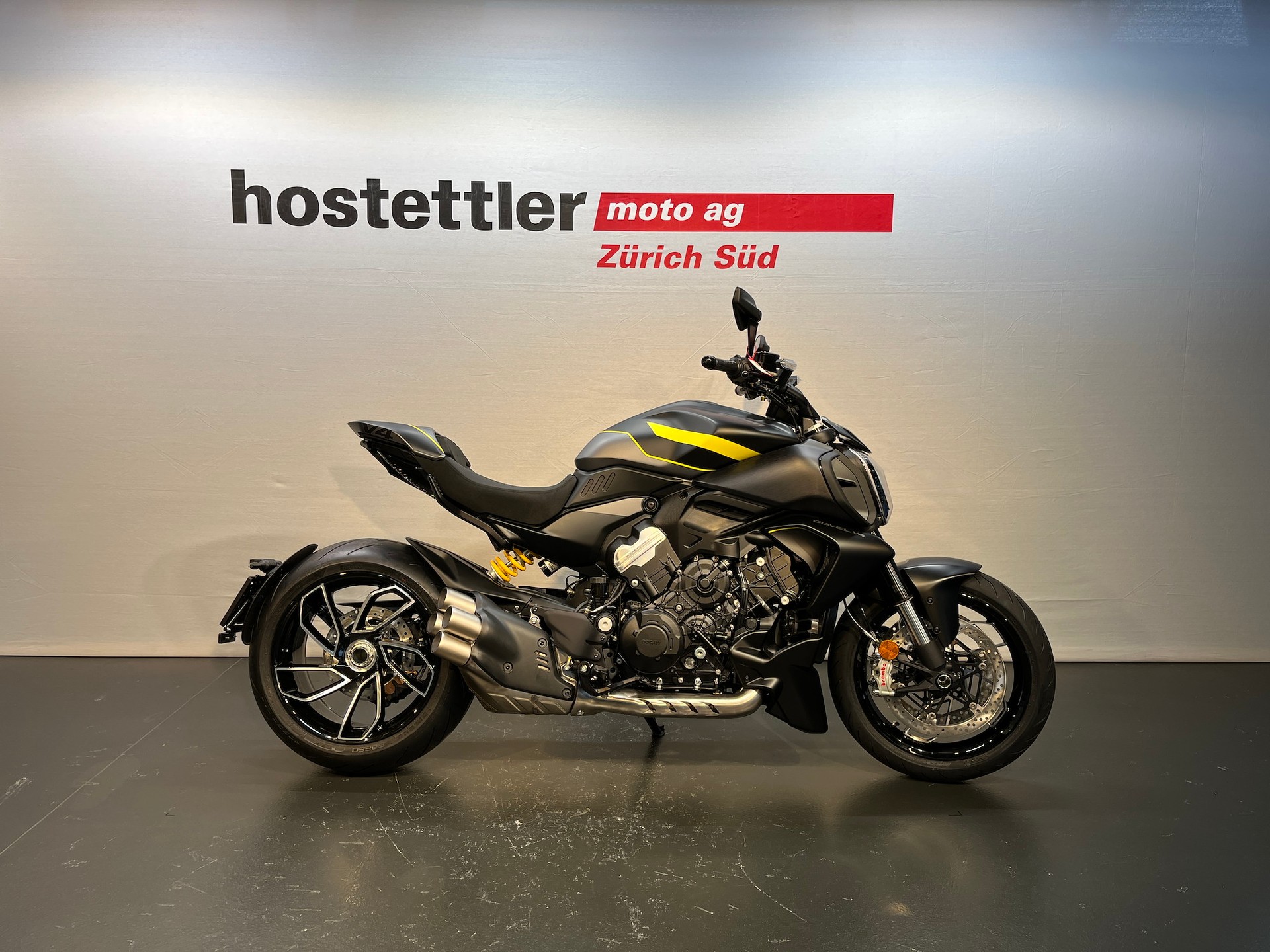 DUCATI Diavel V4-showroom-element-2