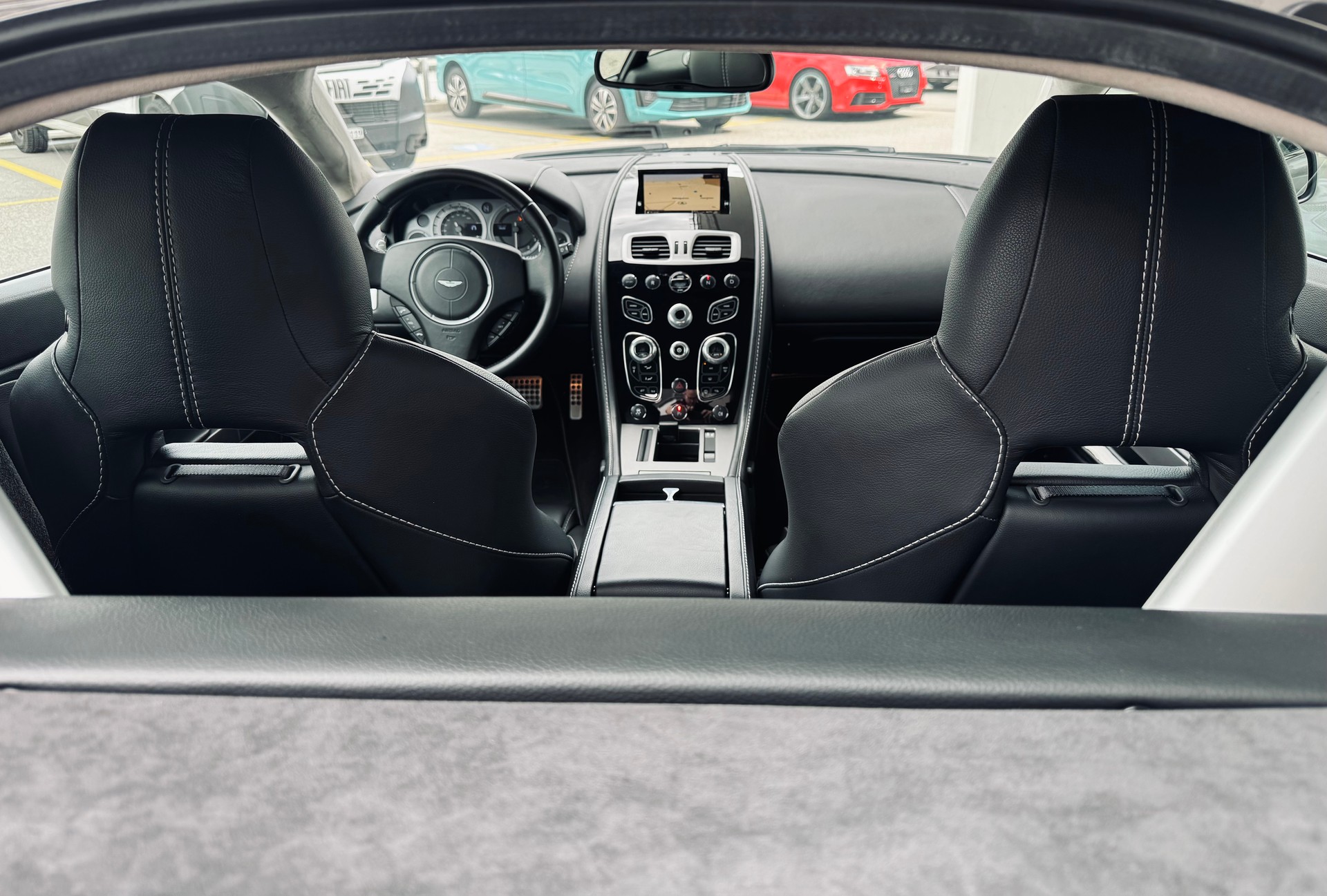 ASTON MARTIN V8 Vantage 4.7 S Sportshift *Facelift*-image-12