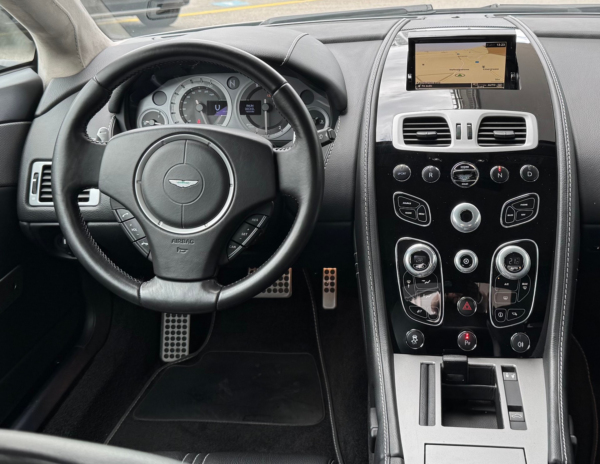 ASTON MARTIN V8 Vantage 4.7 S Sportshift *Facelift*-image-14