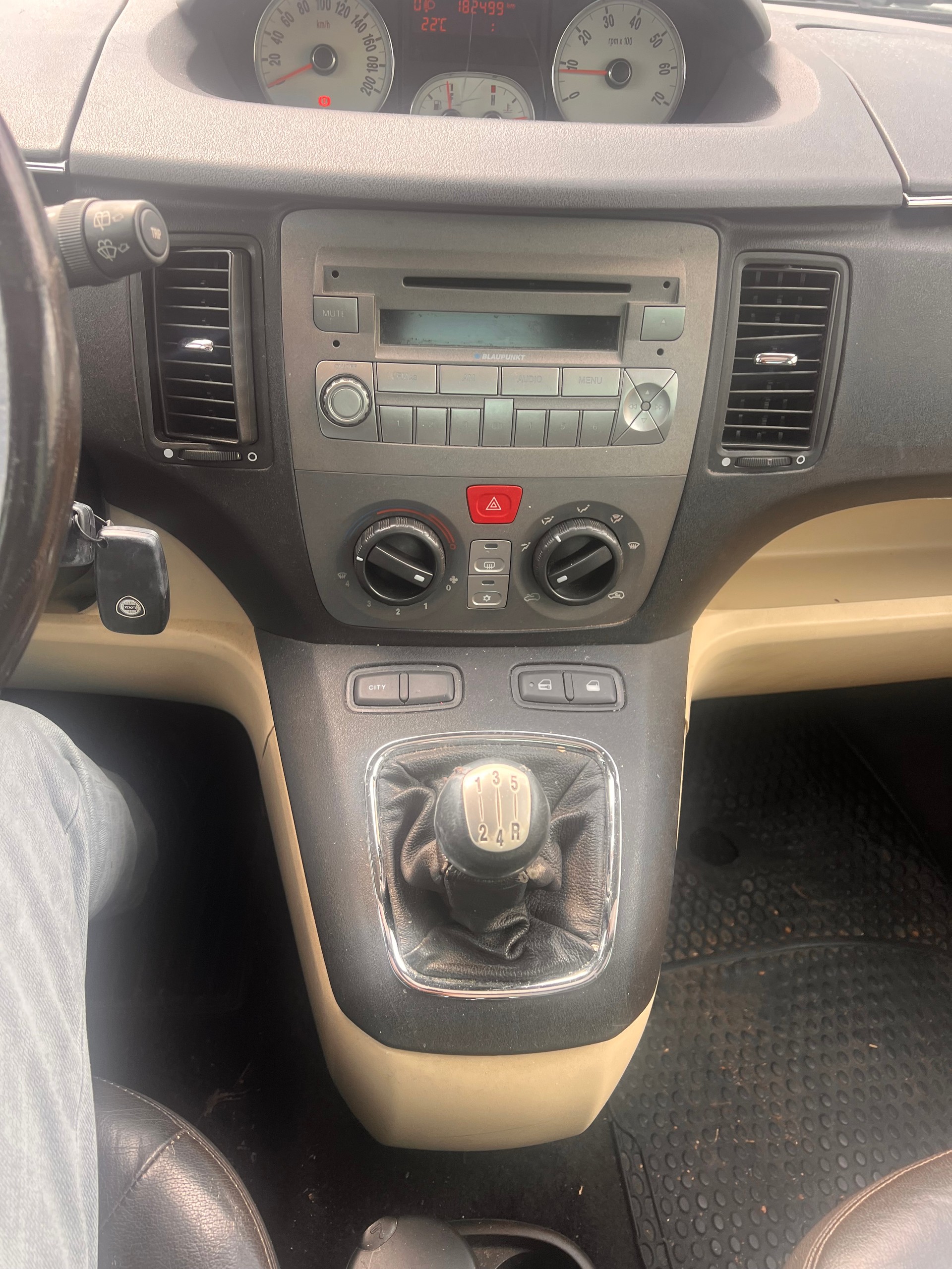 LANCIA Musa 1.3 16V JTD Platino-image-10
