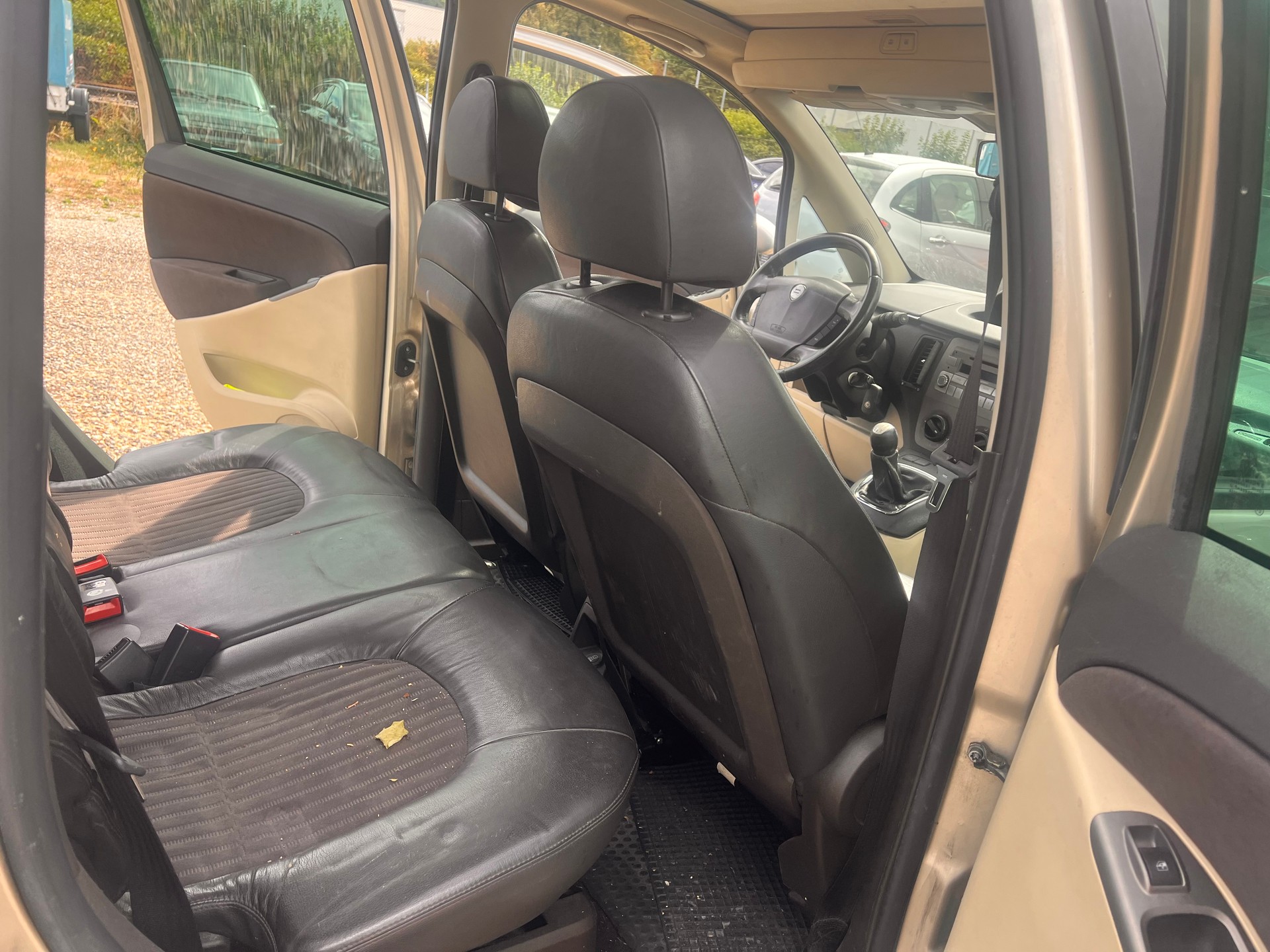 LANCIA Musa 1.3 16V JTD Platino-image-9