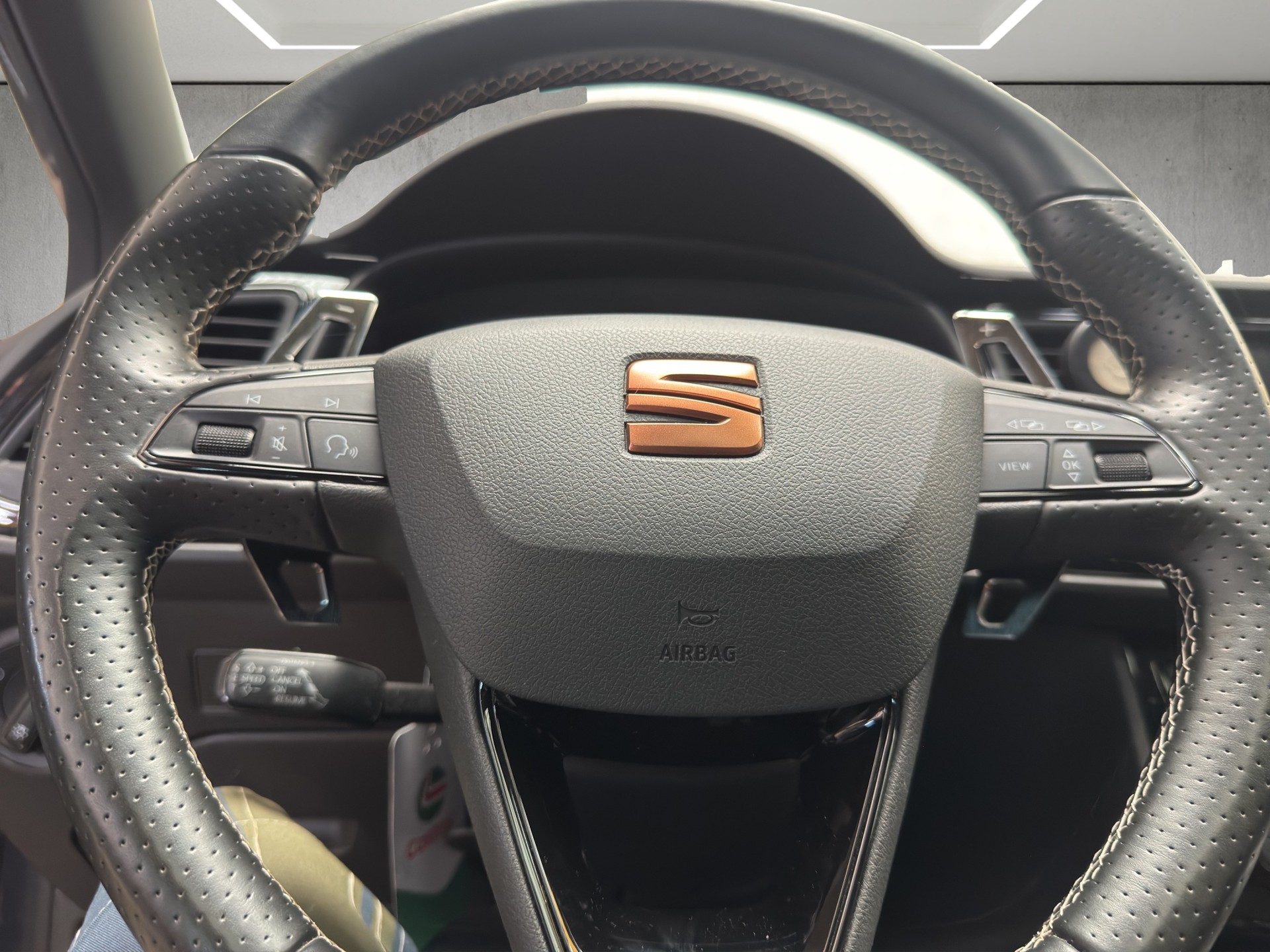 SEAT Leon ST 2.0 TSI Cupra 300 4 Drive DSG-image-9