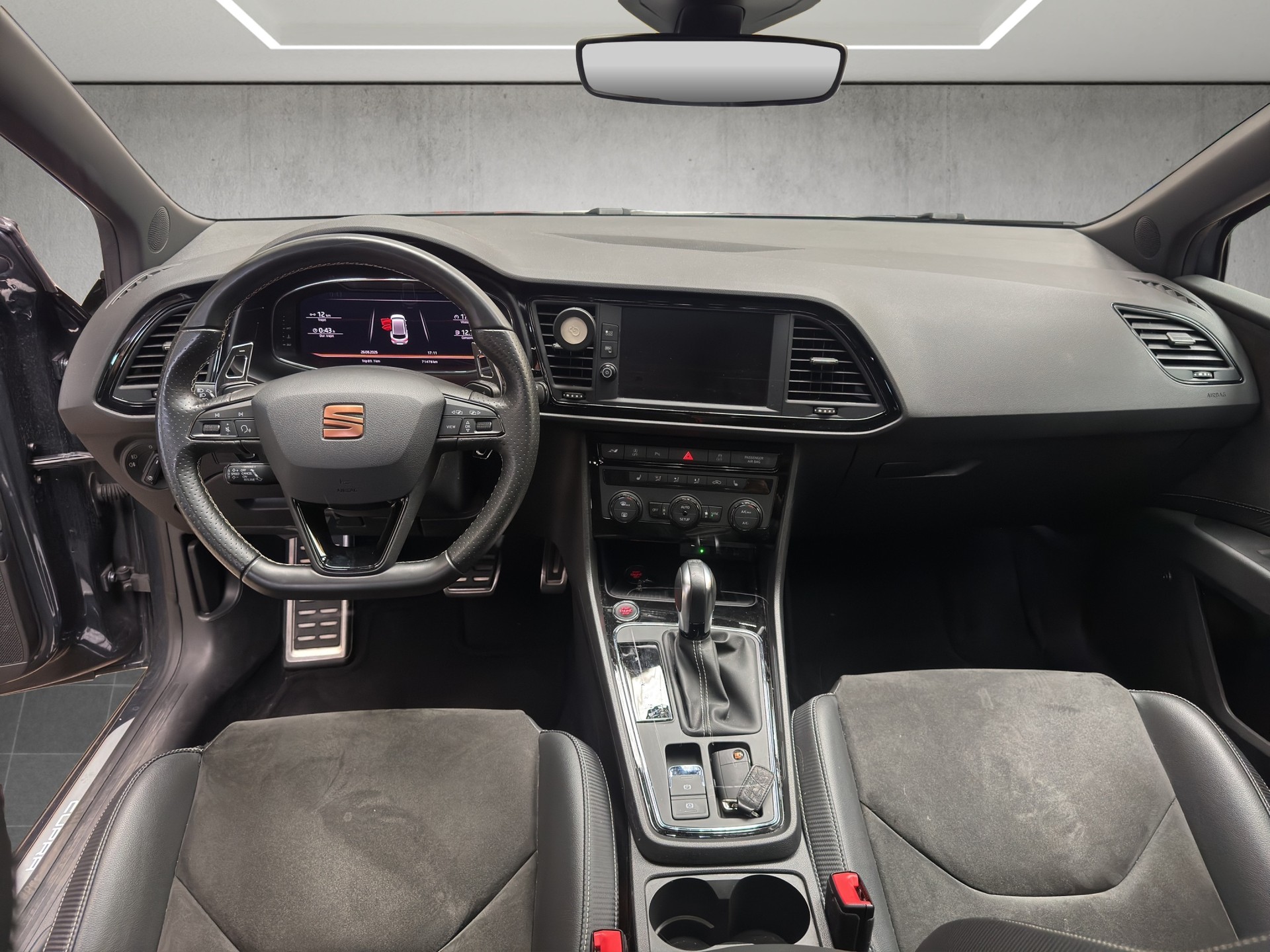 SEAT Leon ST 2.0 TSI Cupra 300 4 Drive DSG-image-10