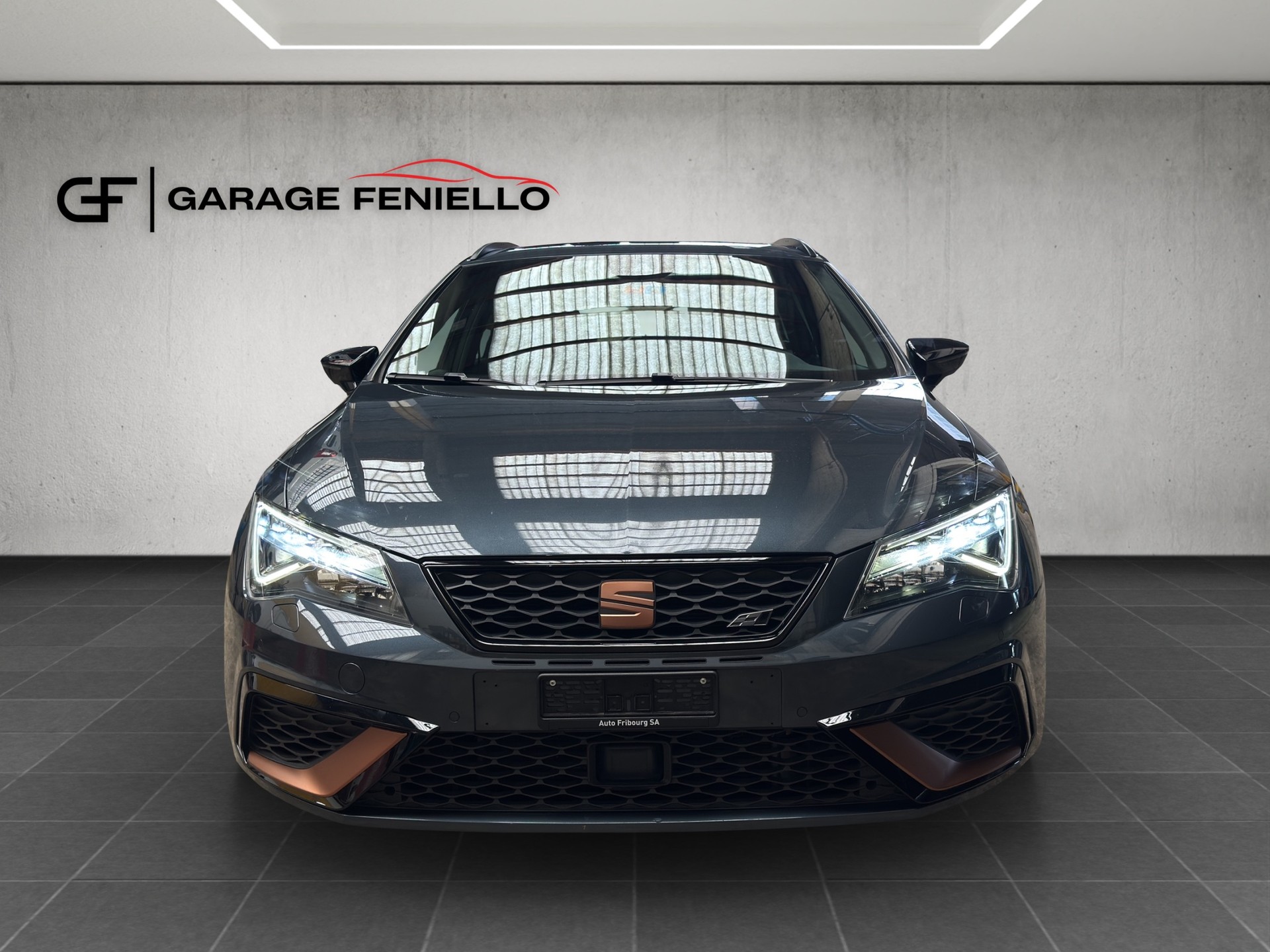 SEAT Leon ST 2.0 TSI Cupra 300 4 Drive DSG-image-1