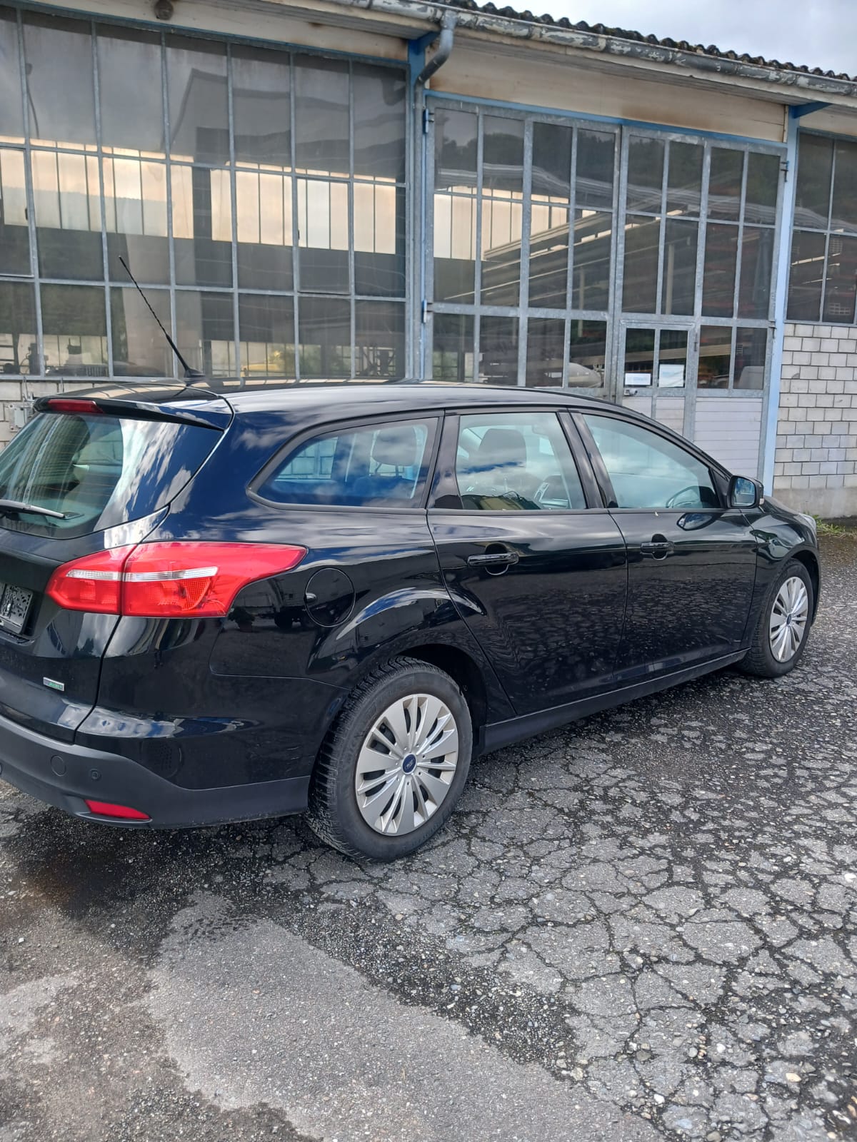 FORD Focus 1.0 SCTi Trend-image-4