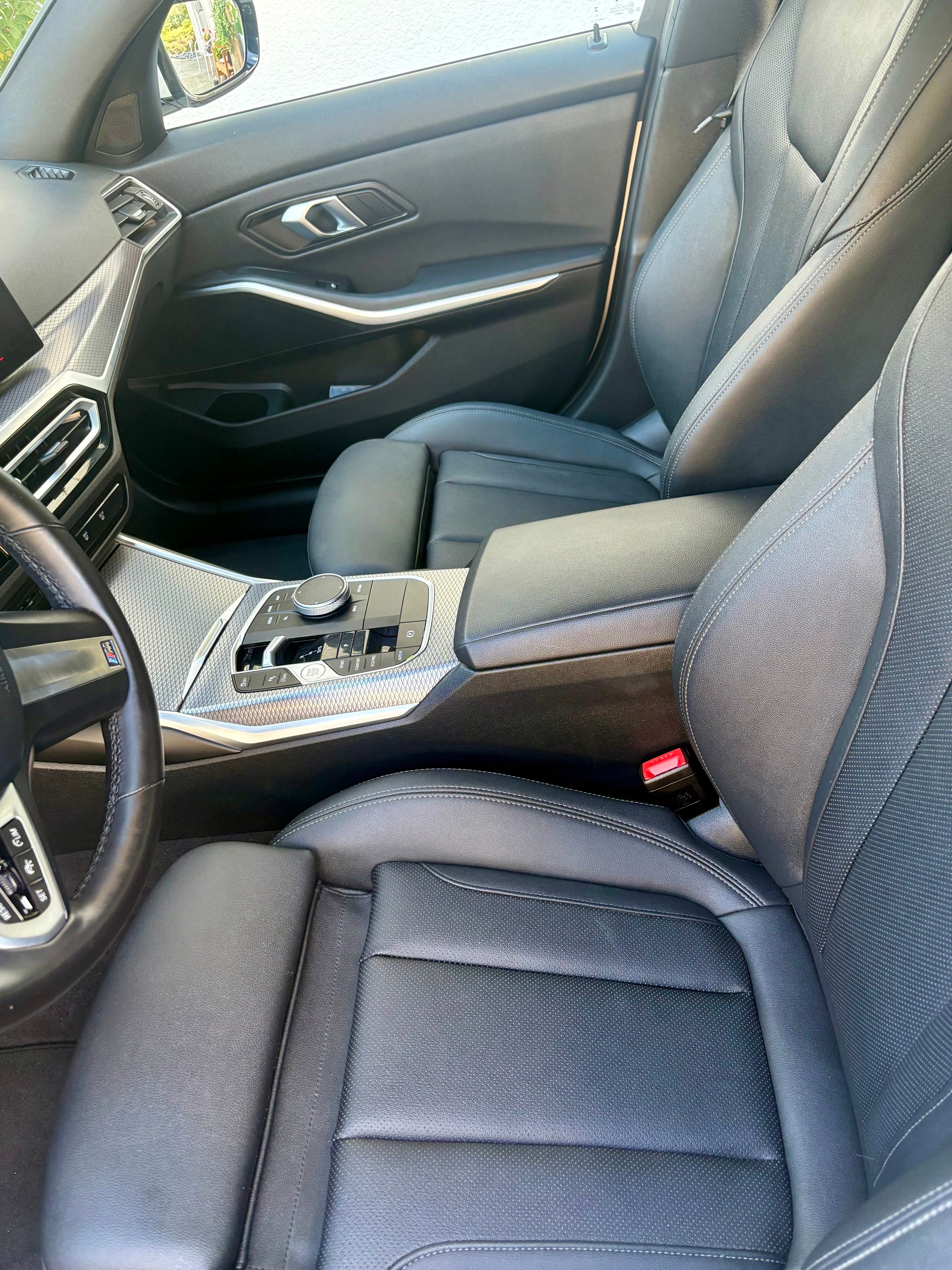 BMW 330i M-Sport-Paket & Diffusor, 8-fach bereift-image-5