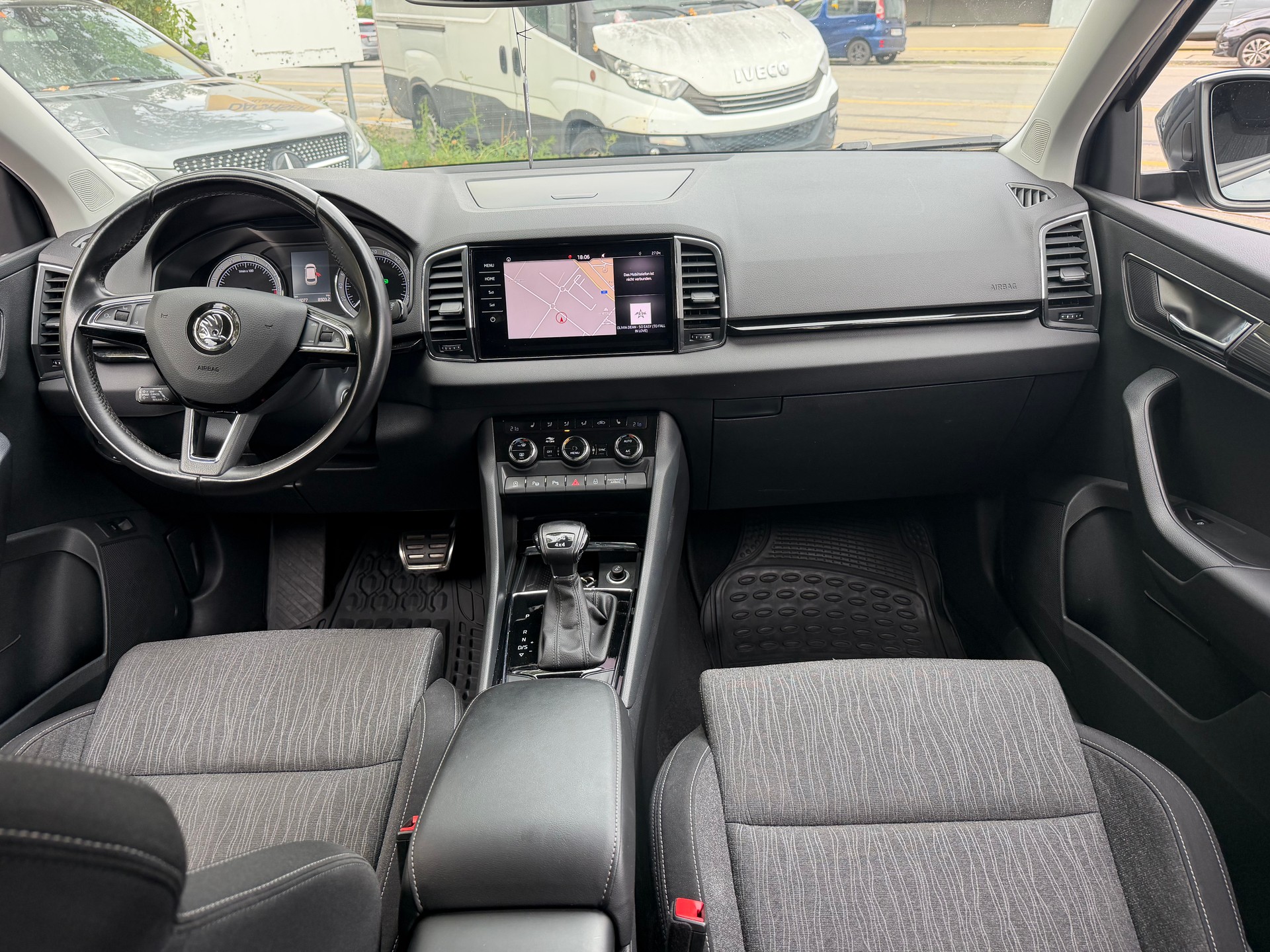 SKODA Karoq 2.0 TDI Drive 4x4 DSG-image-9