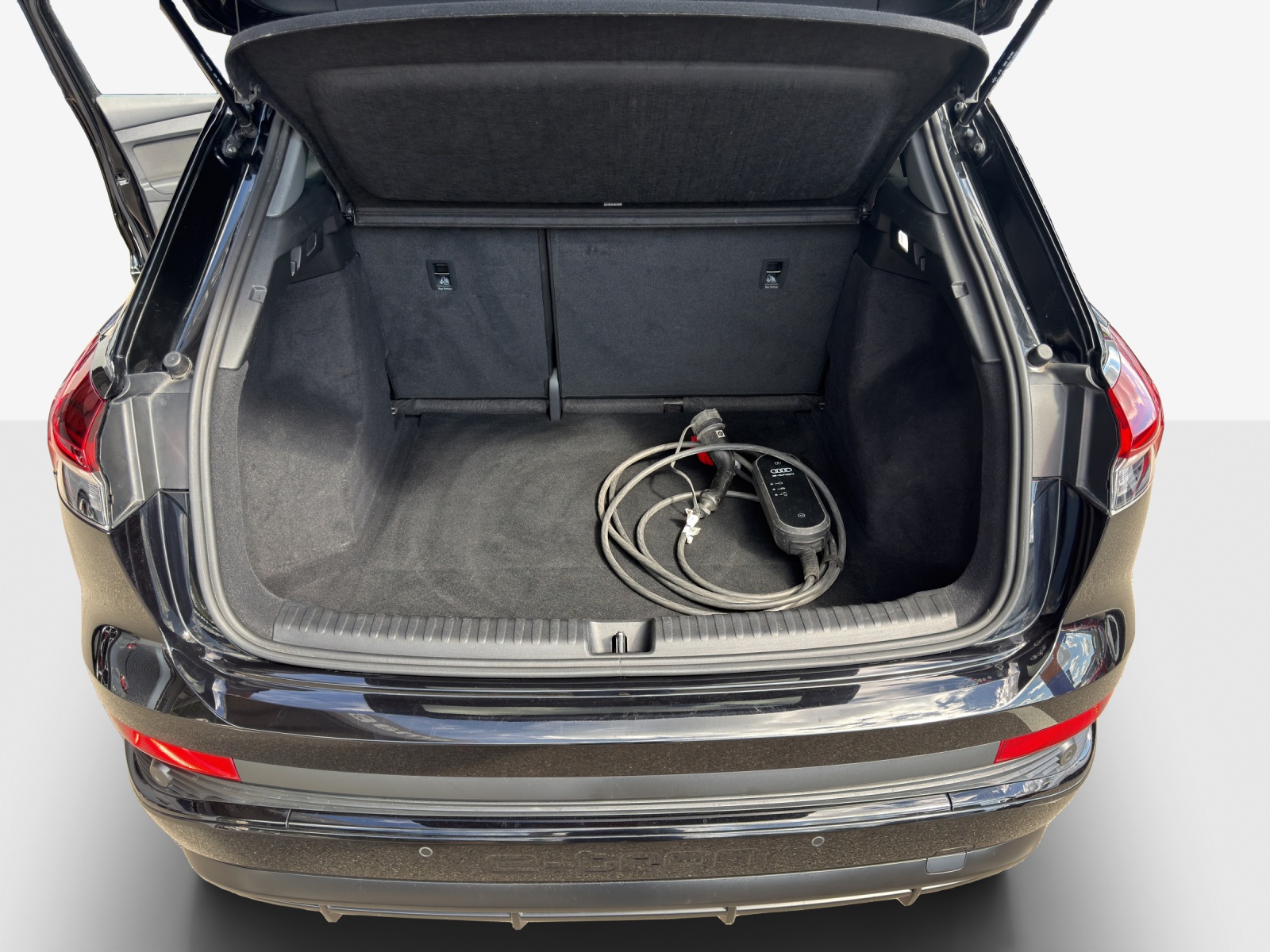 AUDI Q4 e-tron 40-image-12