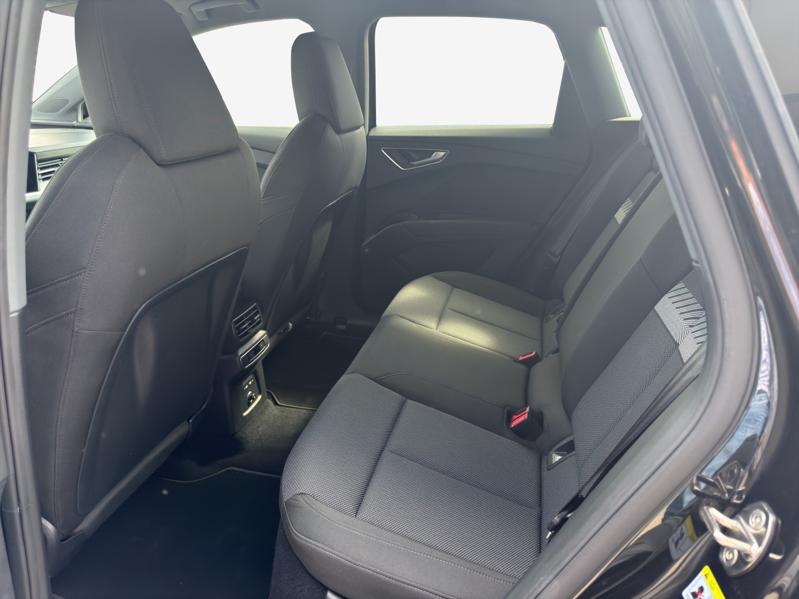 AUDI Q4 e-tron 40-image-11