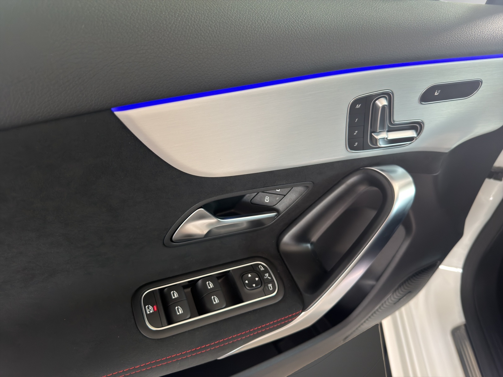 MERCEDES-BENZ A AMG 35 4Matic 8G-DCT-image-8