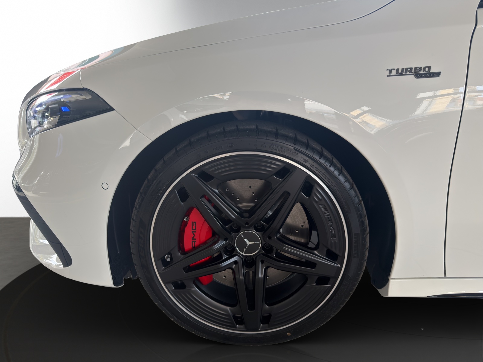 MERCEDES-BENZ A AMG 35 4Matic 8G-DCT-image-6