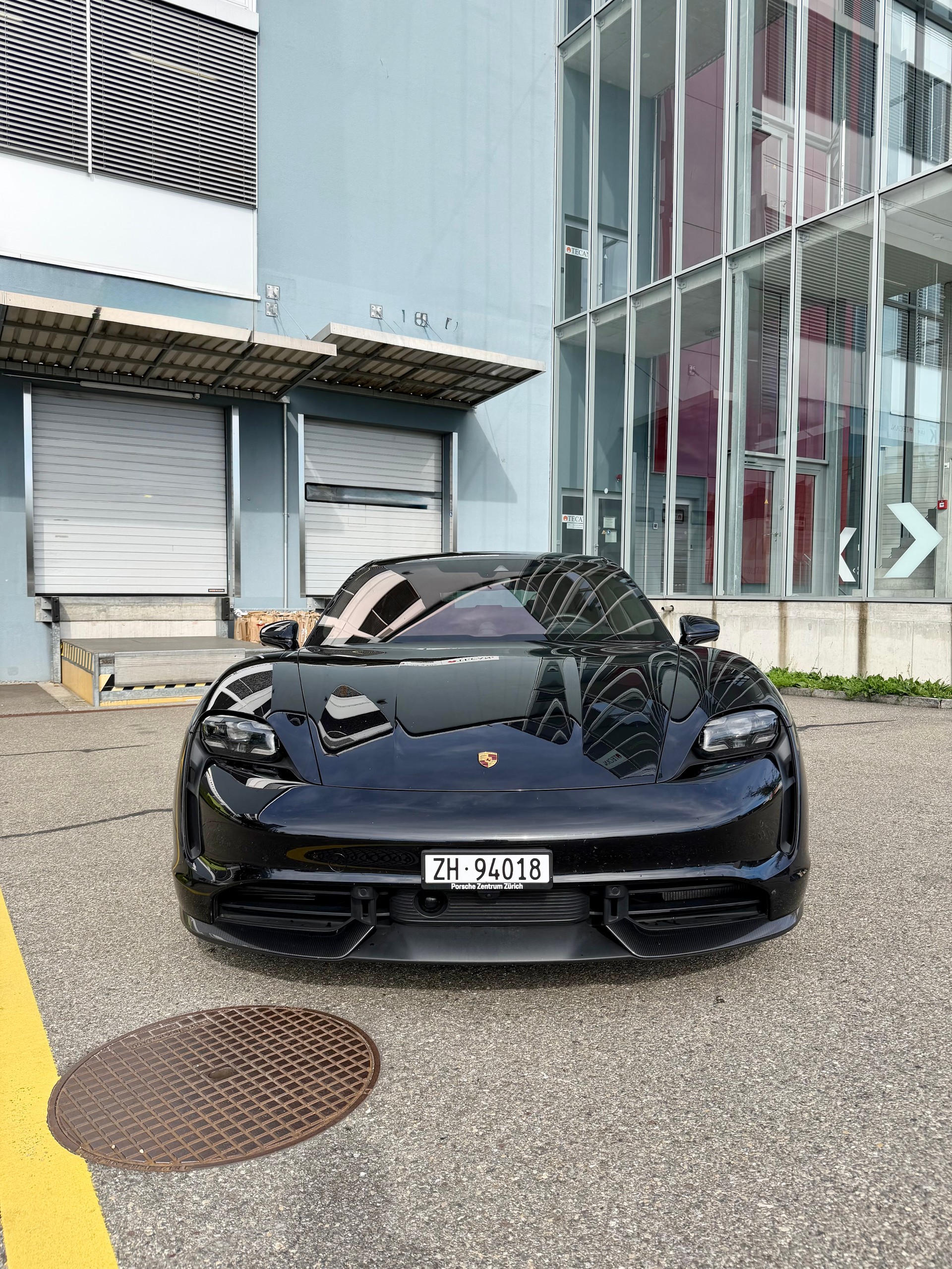 PORSCHE Taycan Turbo S-image-1