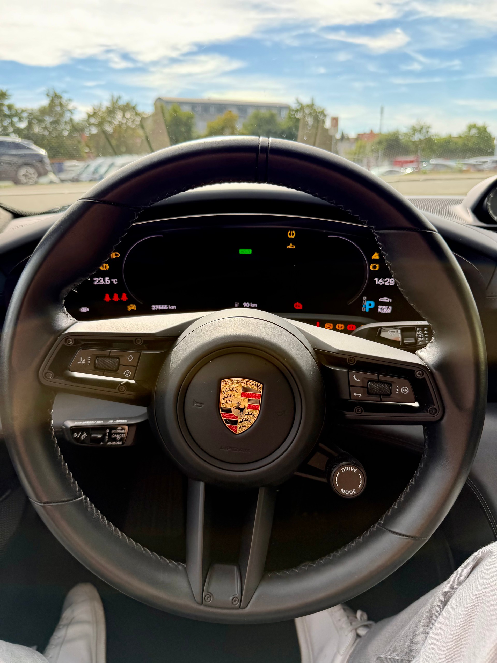 PORSCHE Taycan Turbo S-image-6
