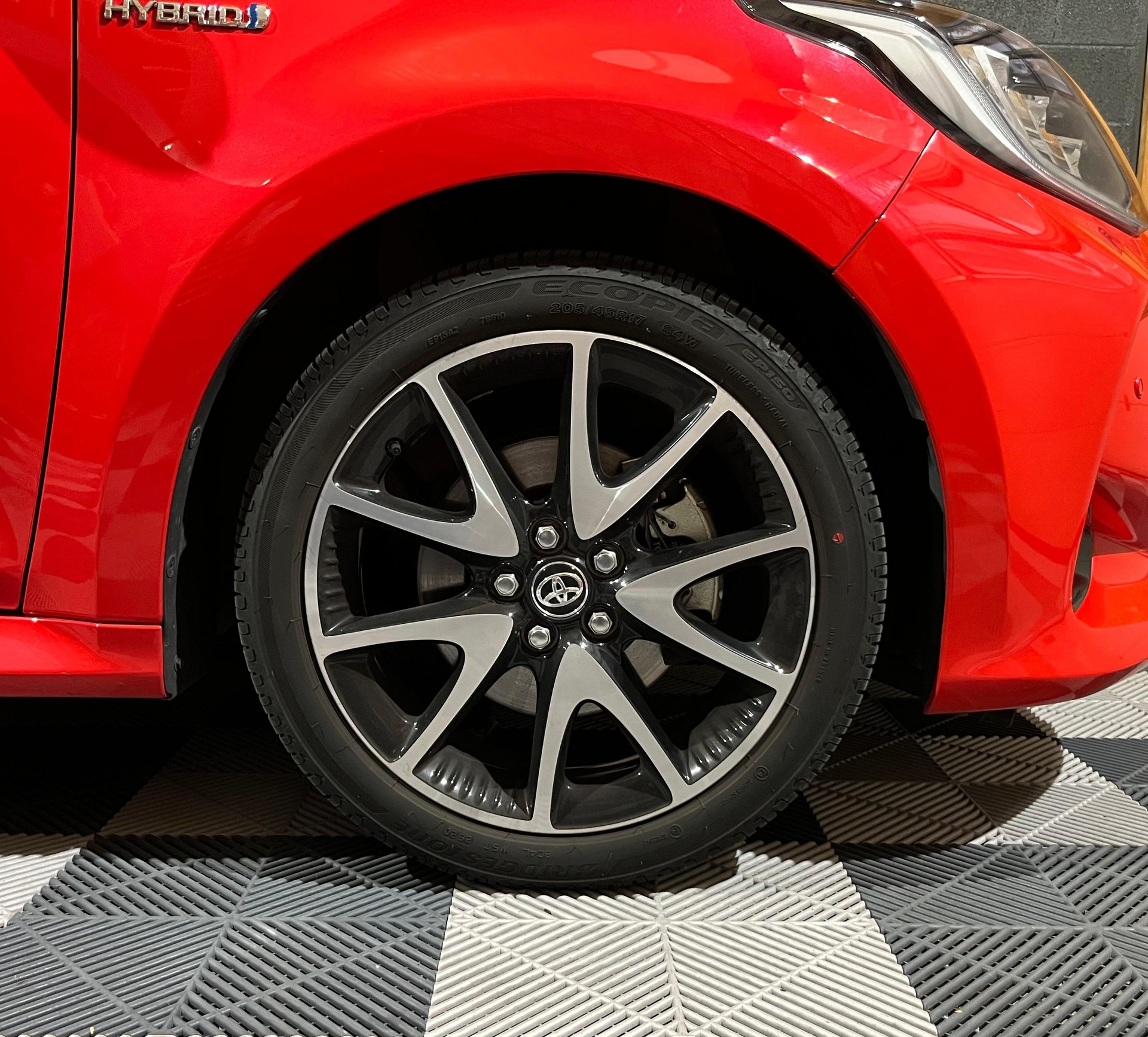 TOYOTA Yaris 1.5 Premiere Edition e-CVT-image-20