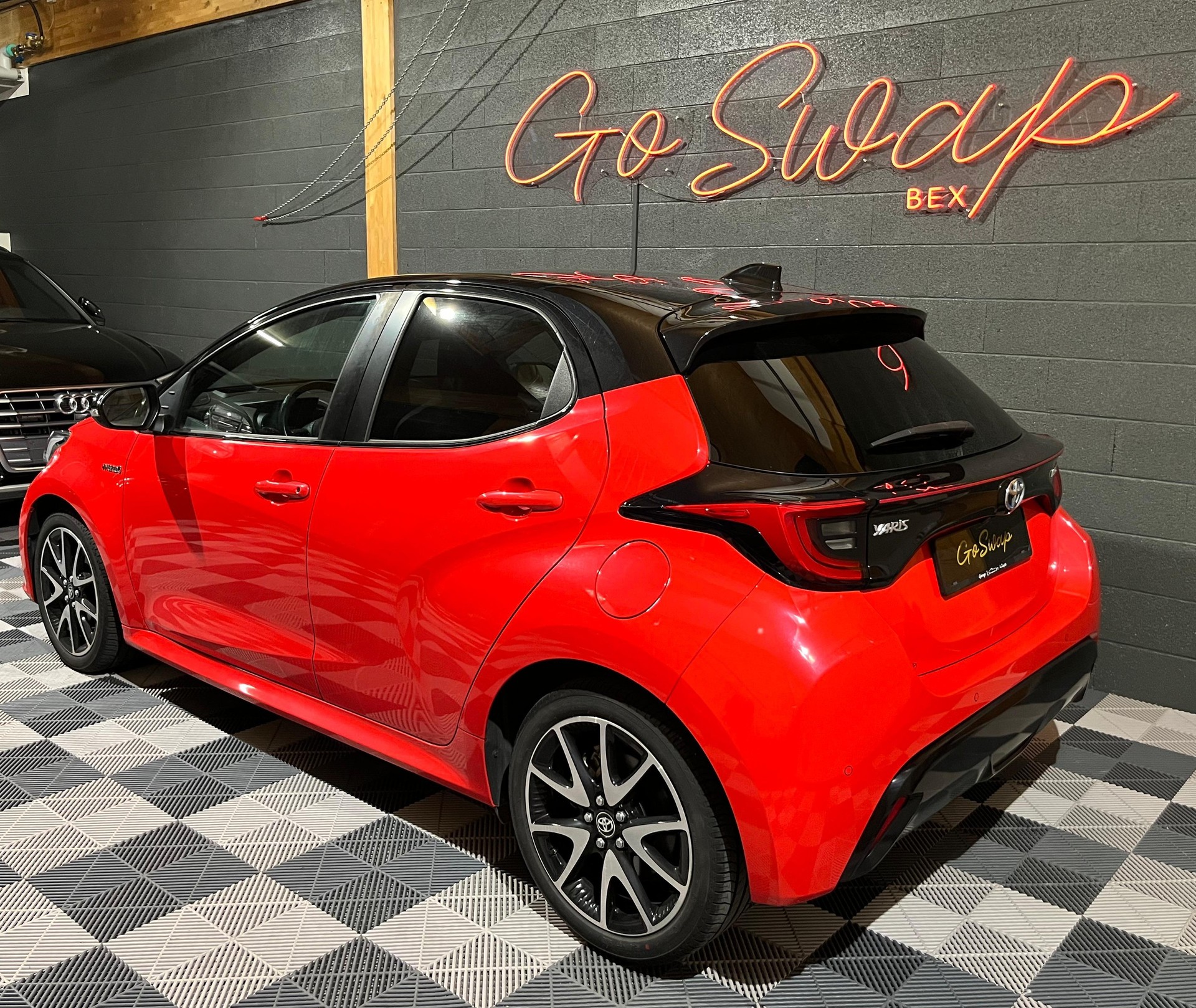 TOYOTA Yaris 1.5 Premiere Edition e-CVT-image-7