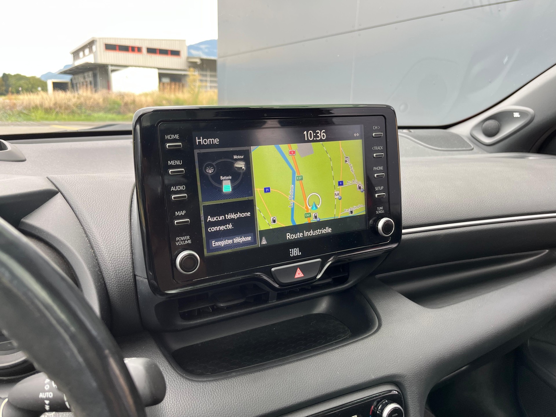 TOYOTA Yaris 1.5 Premiere Edition e-CVT-image-16