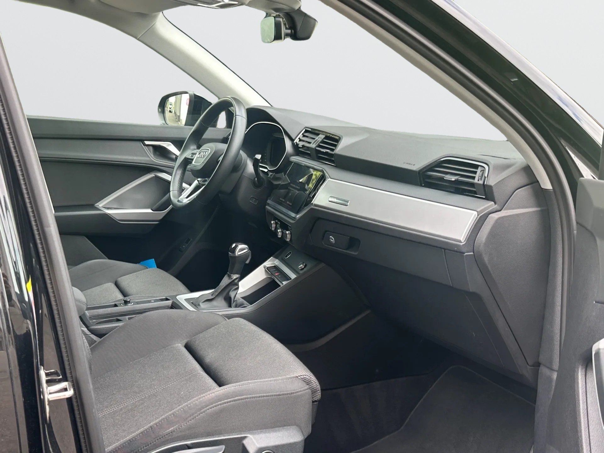 AUDI Q3 35 TFSI Attraction S-tronic-image-10
