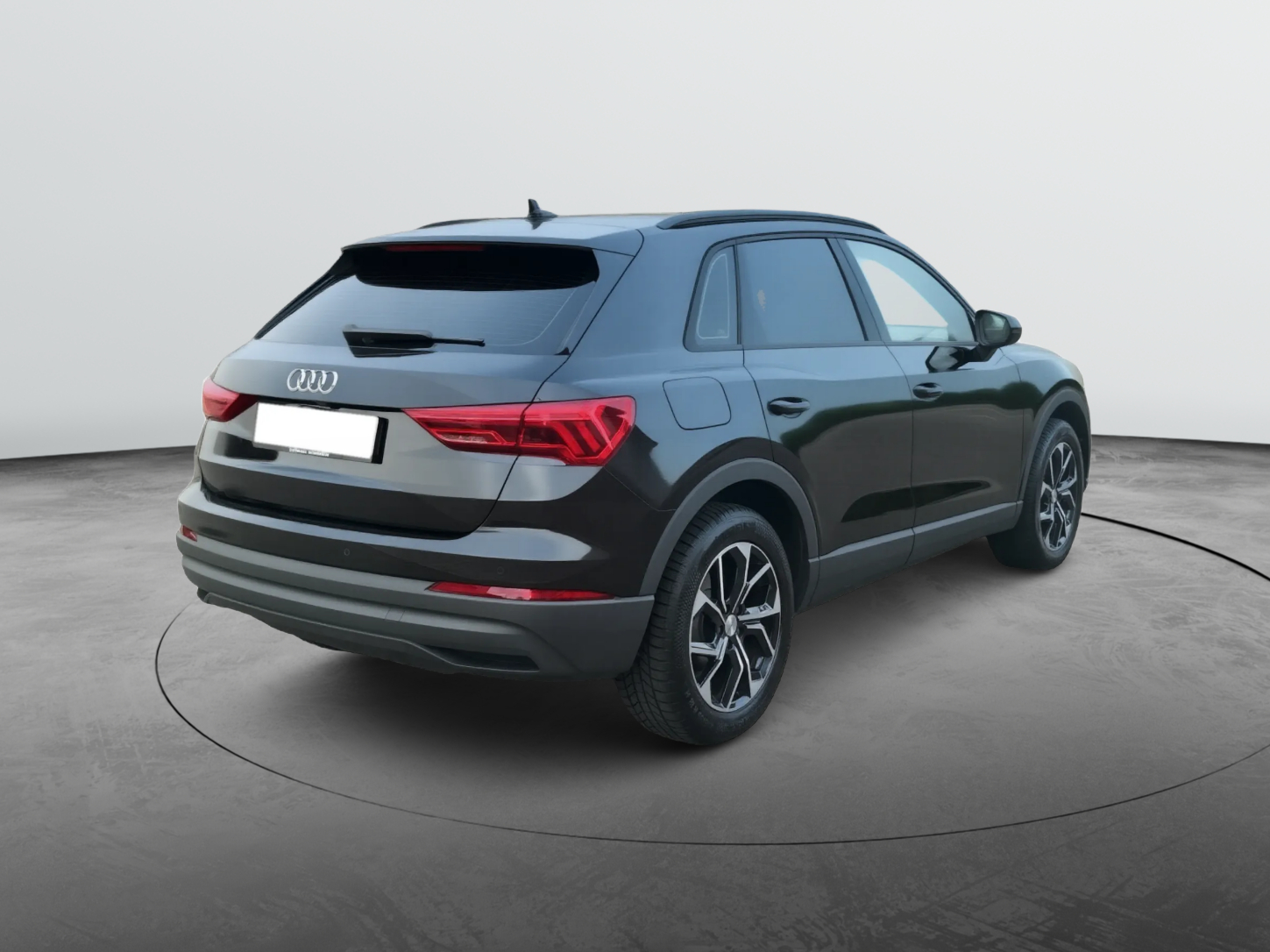 AUDI Q3 35 TFSI Attraction S-tronic-image-4