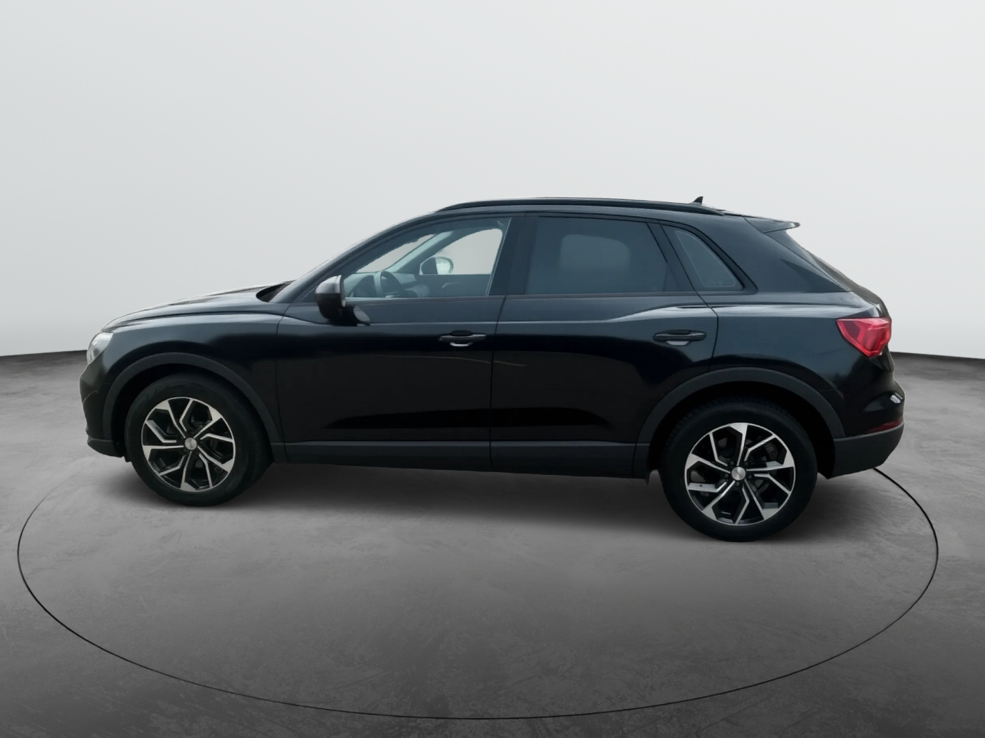 AUDI Q3 35 TFSI Attraction S-tronic-image-1