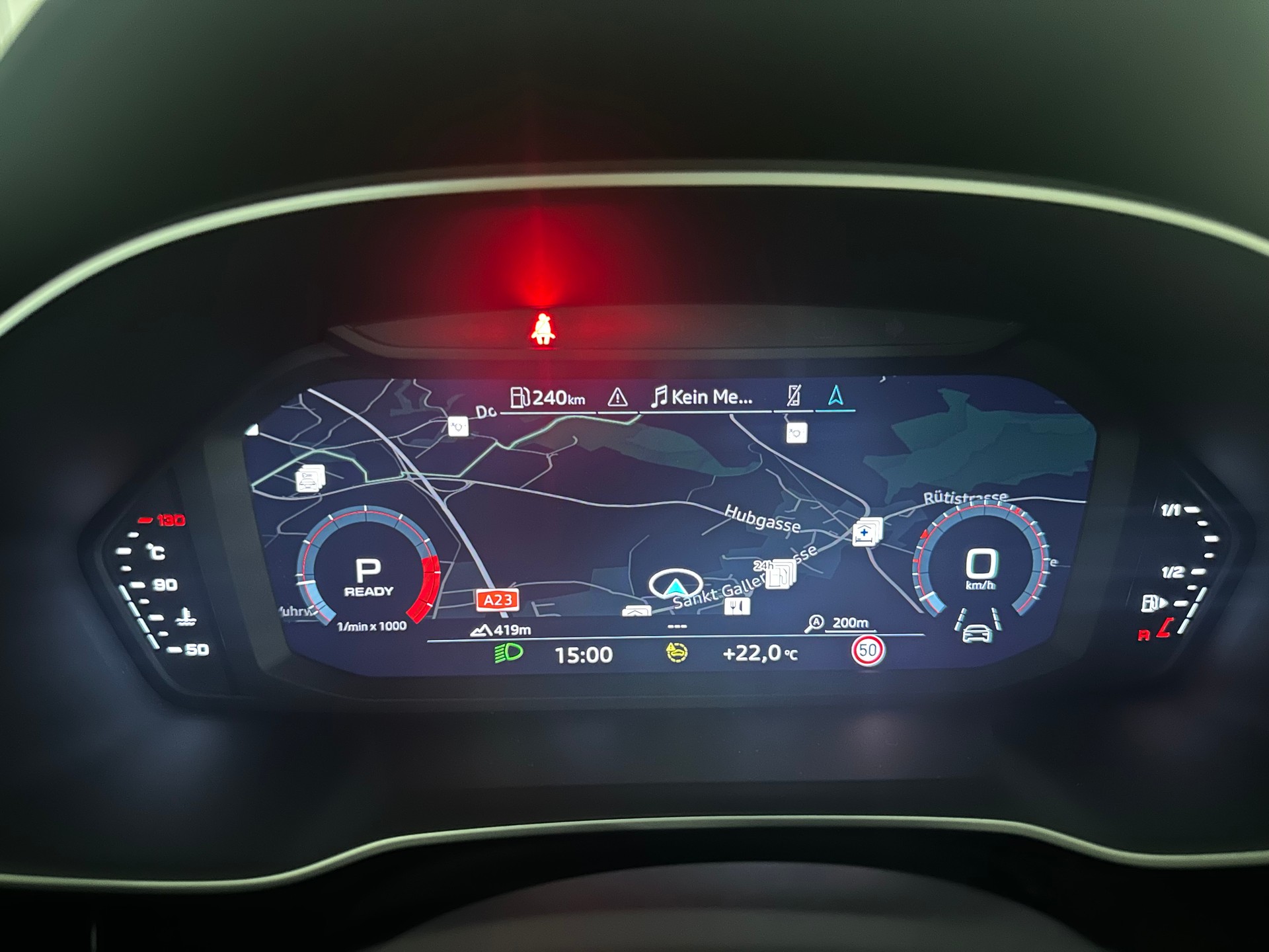 AUDI Q3 35 TFSI Attraction S-tronic-image-13
