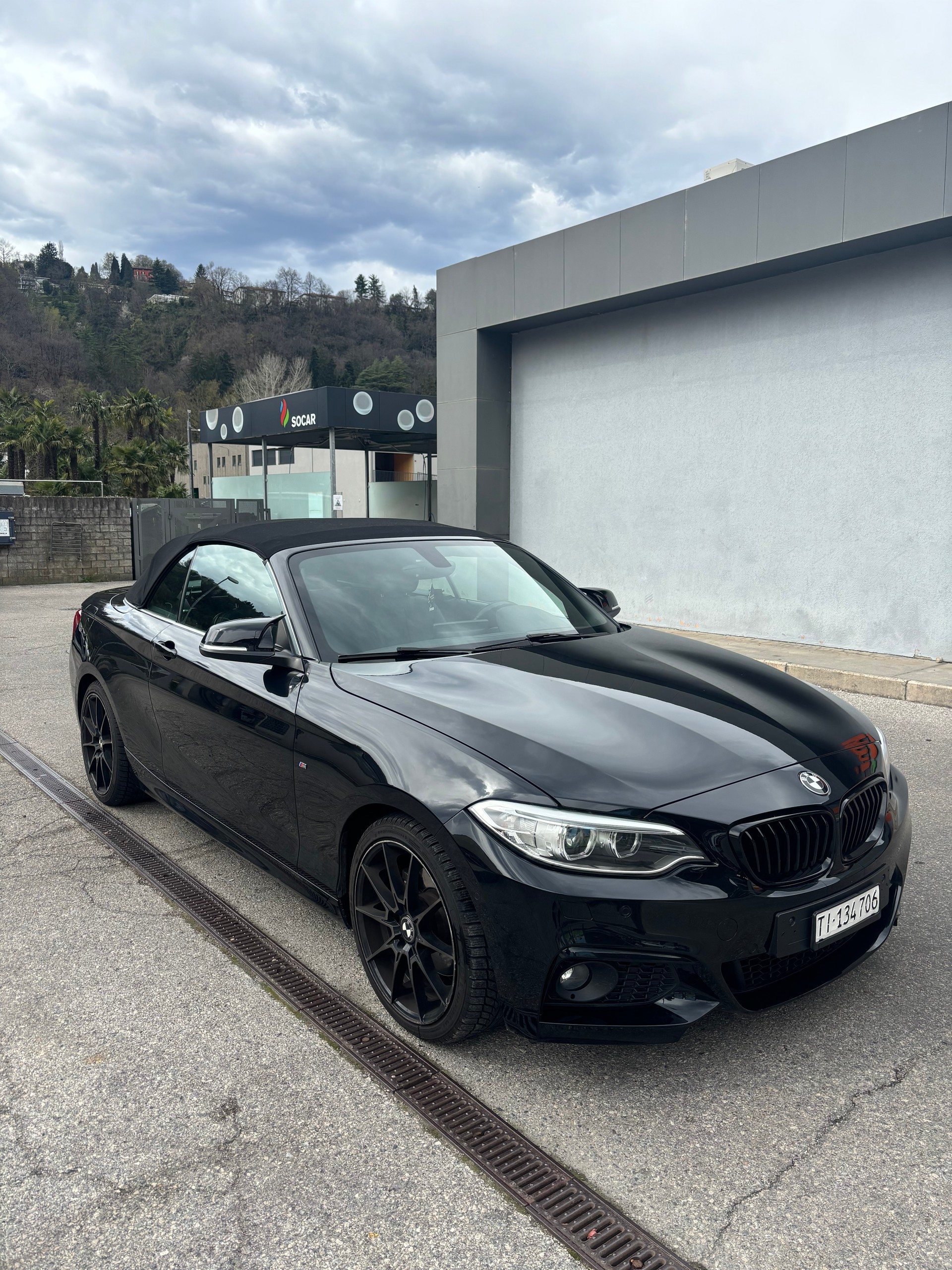 BMW 220d Cabrio M-Sportpaket-image-3