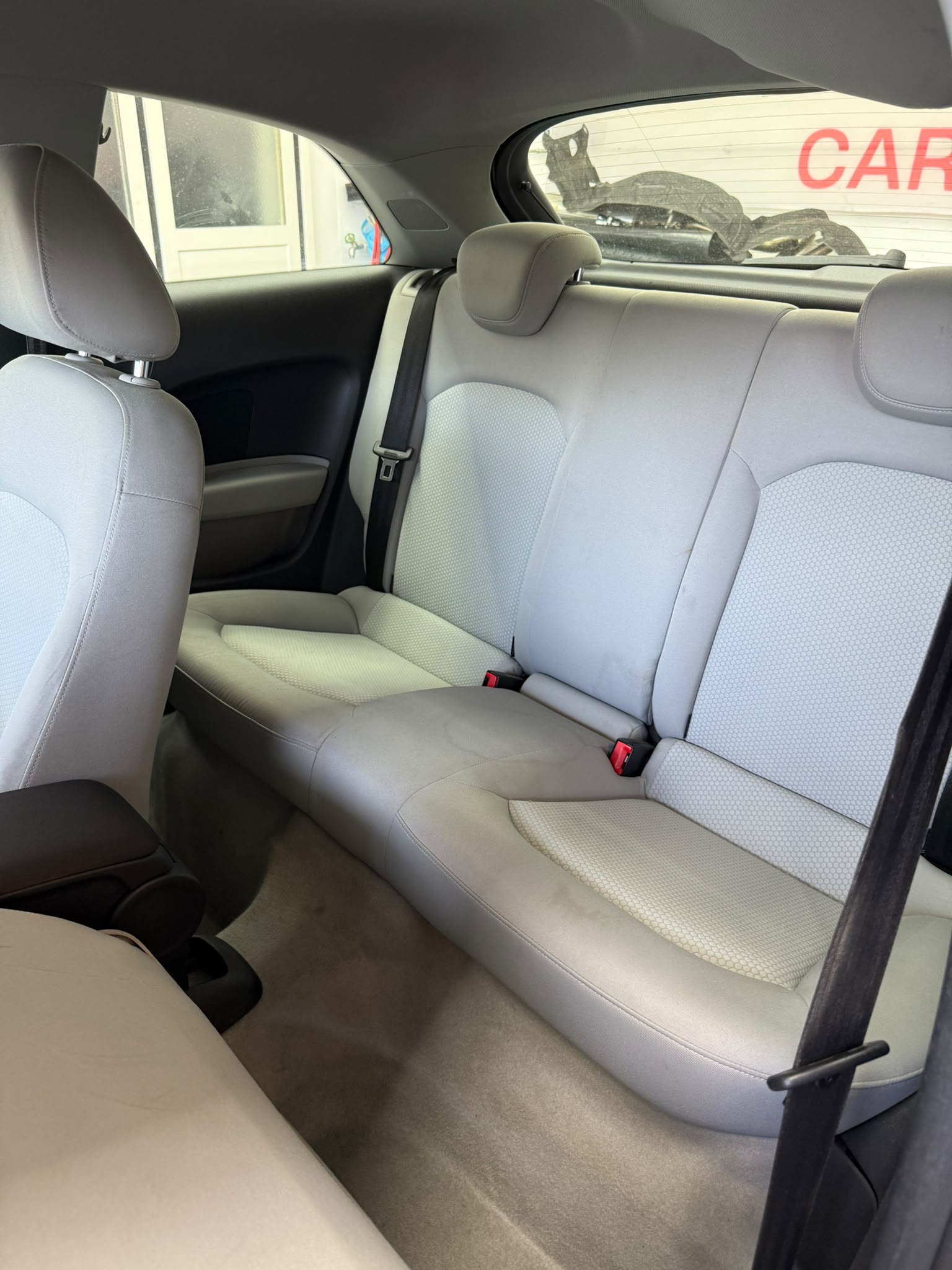 AUDI A1 1.6 TDI Attraction-image-5