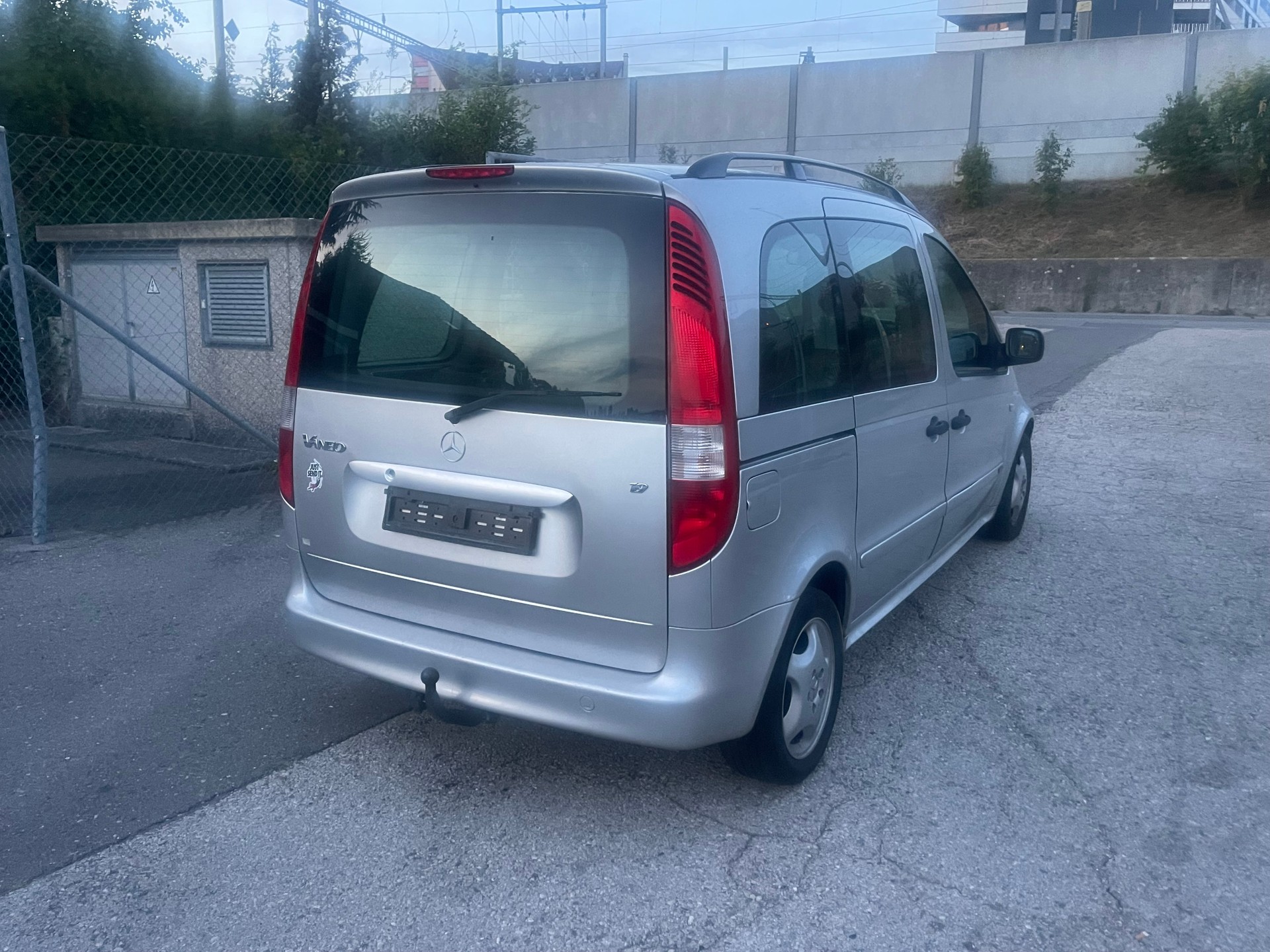 MERCEDES-BENZ Vaneo 1.9i Family-image-5