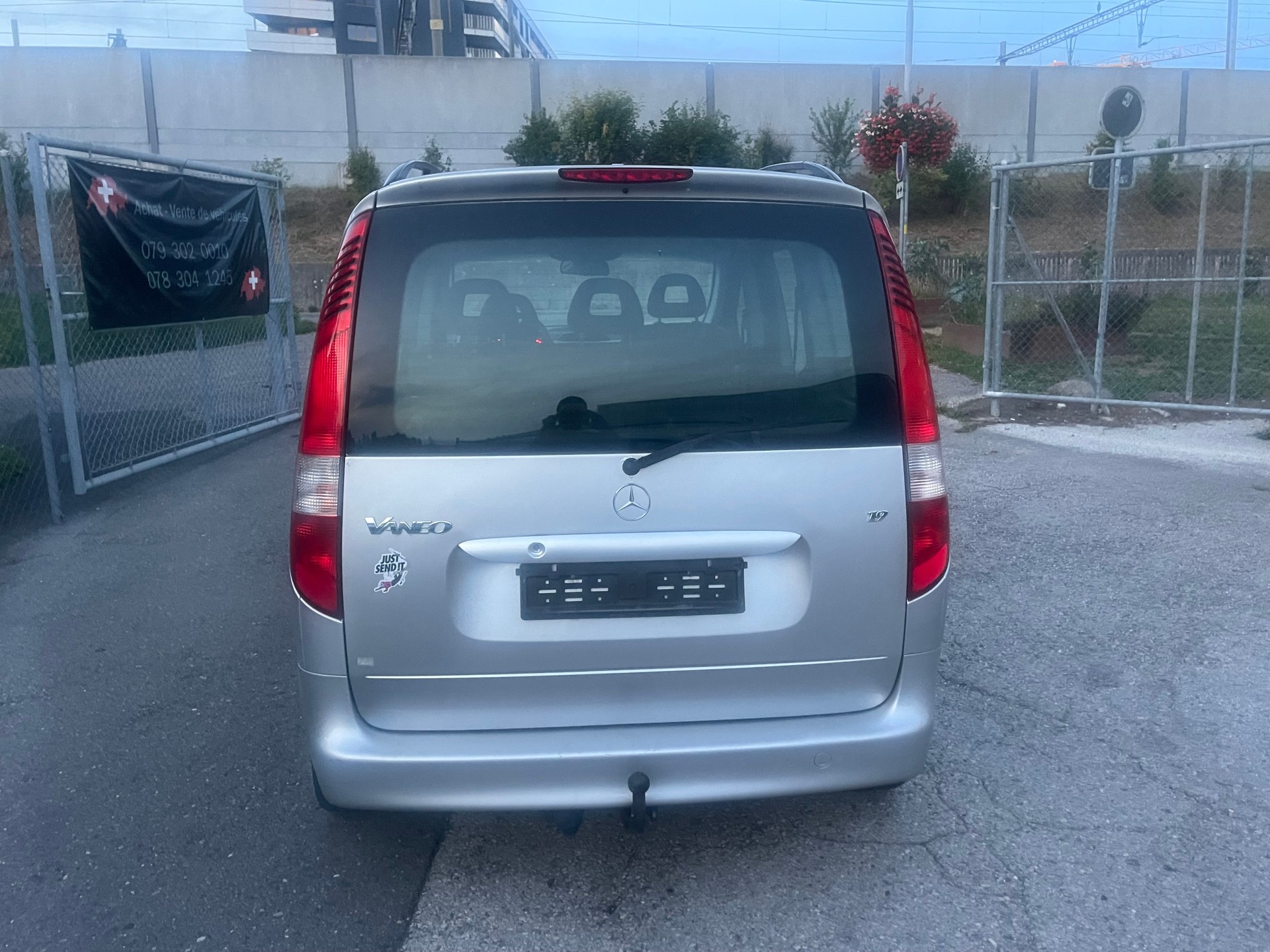 MERCEDES-BENZ Vaneo 1.9i Family-image-4