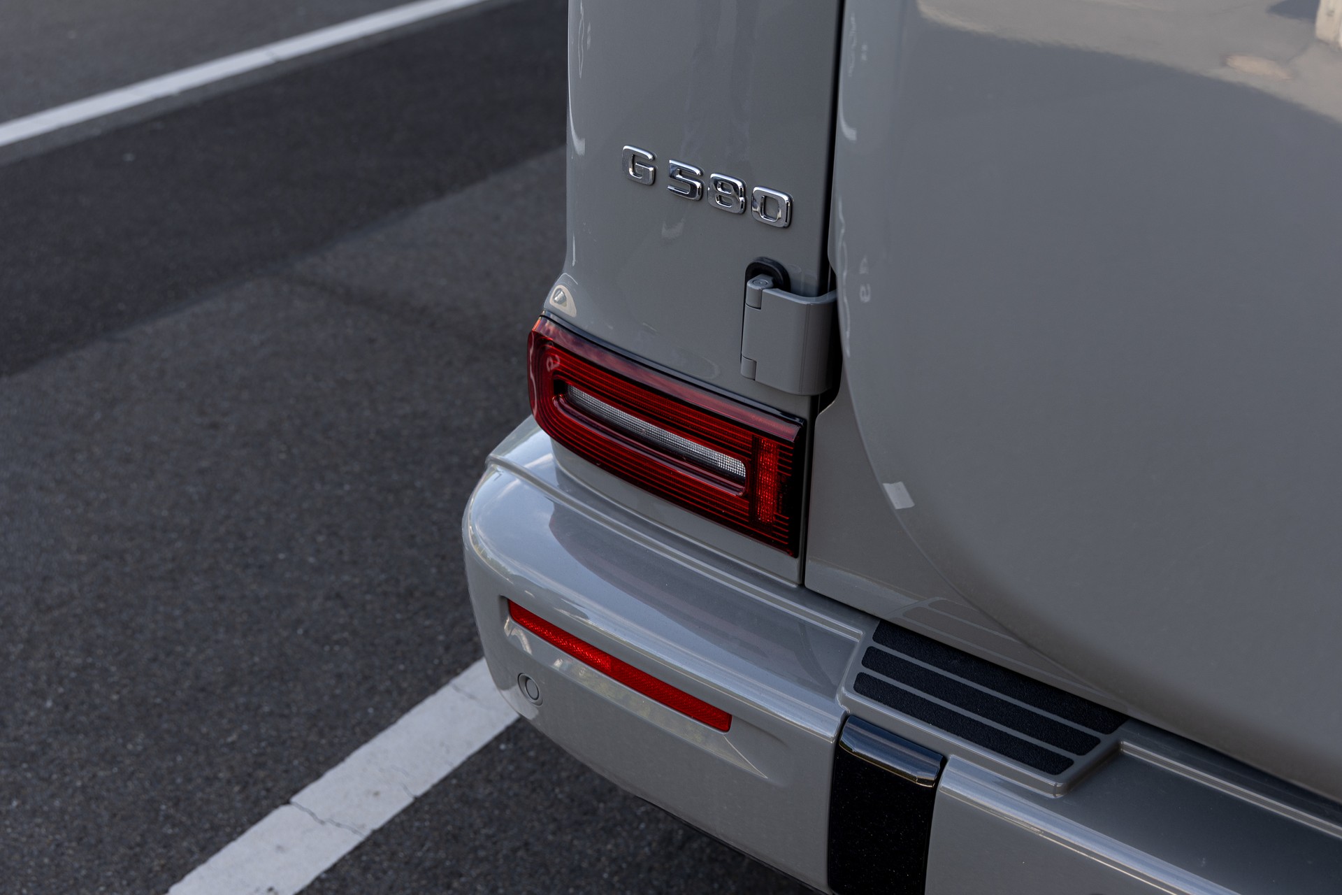 MERCEDES-BENZ G 580 AMG Line EDITION ONE-image-12