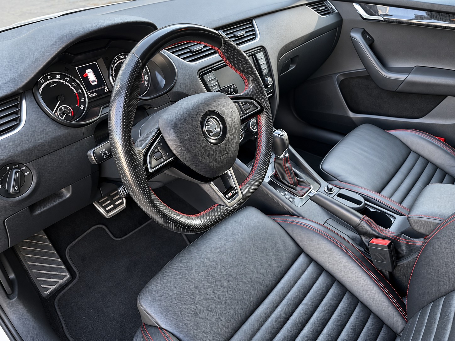SKODA 2.0 TDI 184 RS 4x4 DSG-image-5