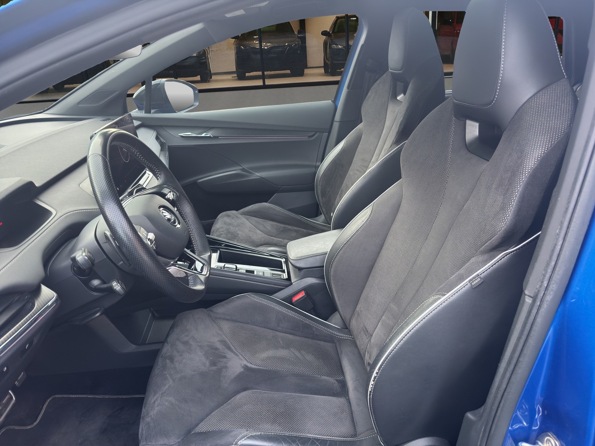 SKODA Enyaq iV 80x SportLine-image-8