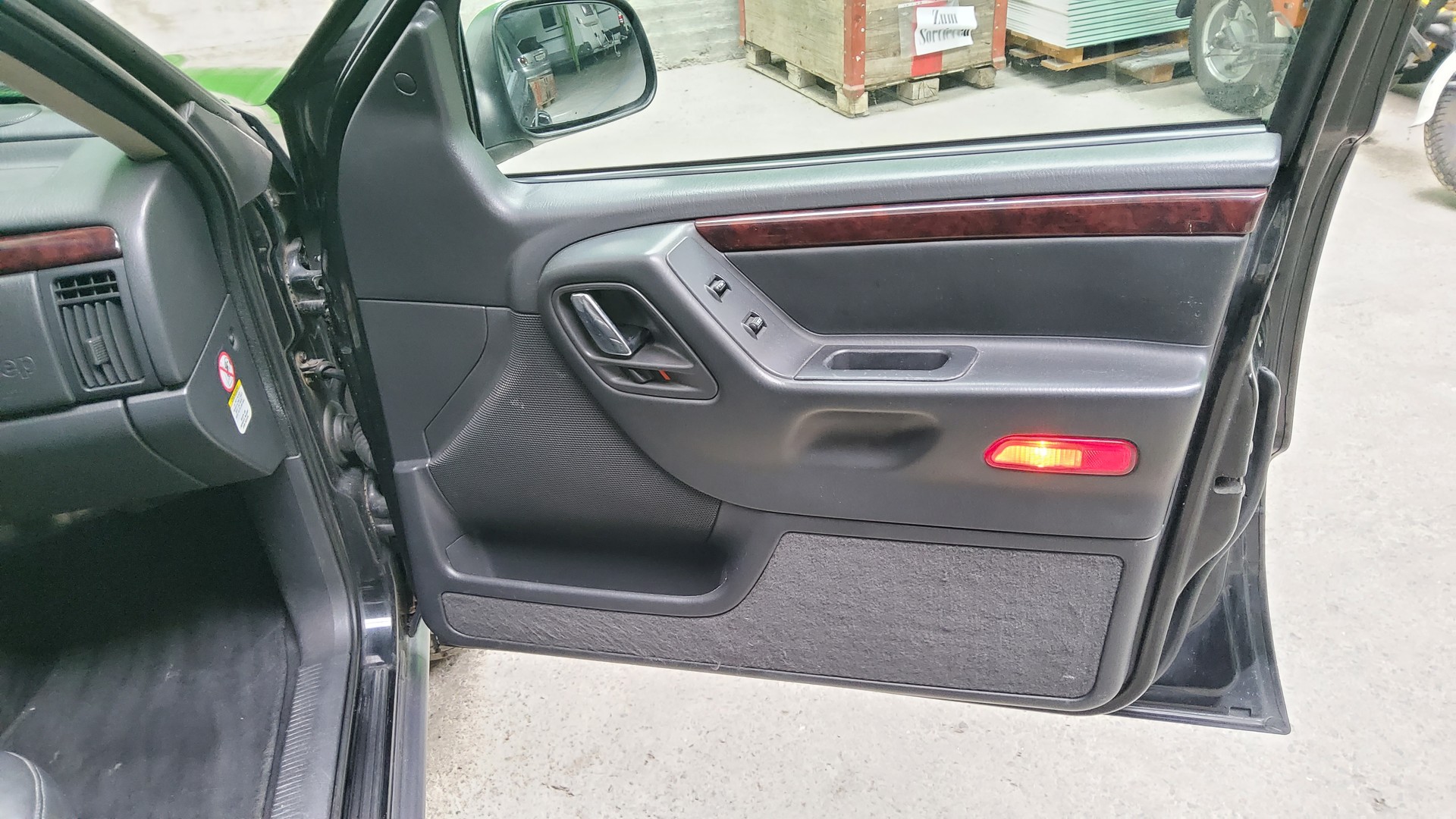 JEEP Grand Cherokee 2.7 CRD Limited Automatic-image-16