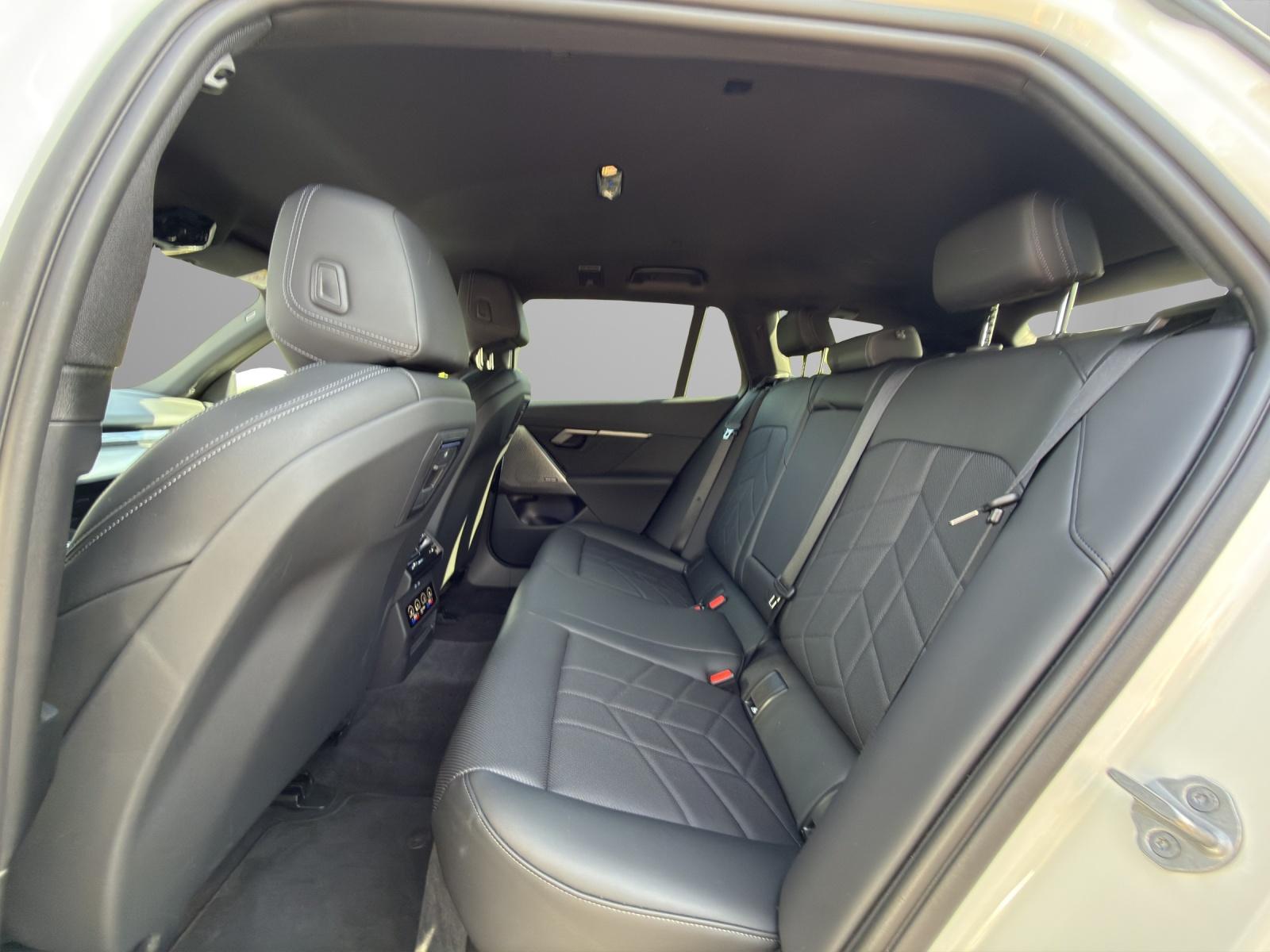 BMW 5er Reihe G61 Touring 520d xDrive-image-8