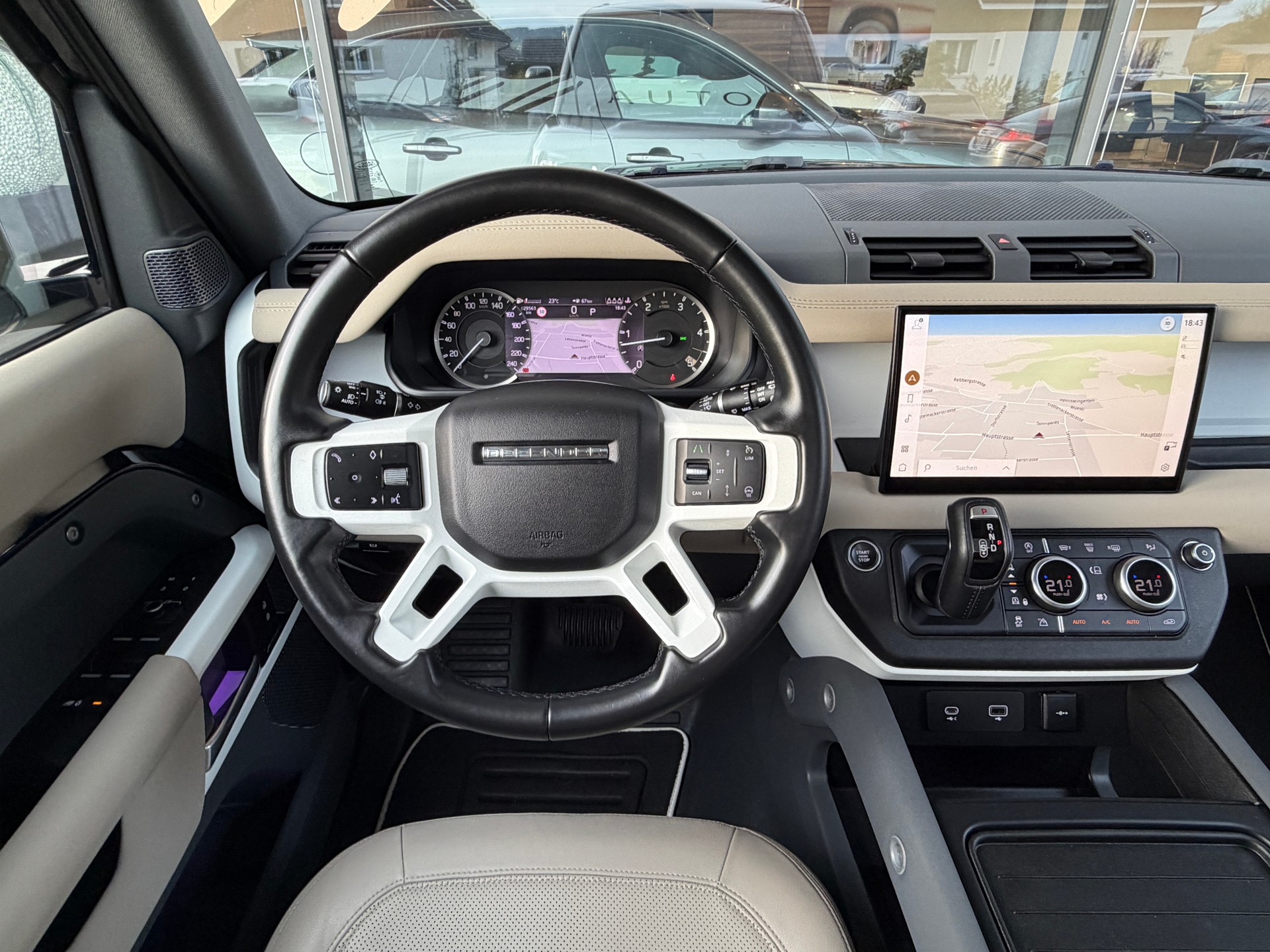 LAND ROVER Defender 110 3.0 D I6 250 SE AWD AT8-image-11