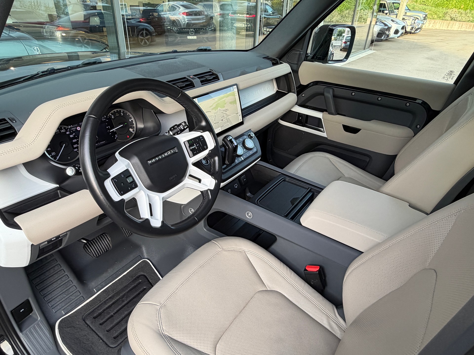 LAND ROVER Defender 110 3.0 D I6 250 SE AWD AT8-image-16