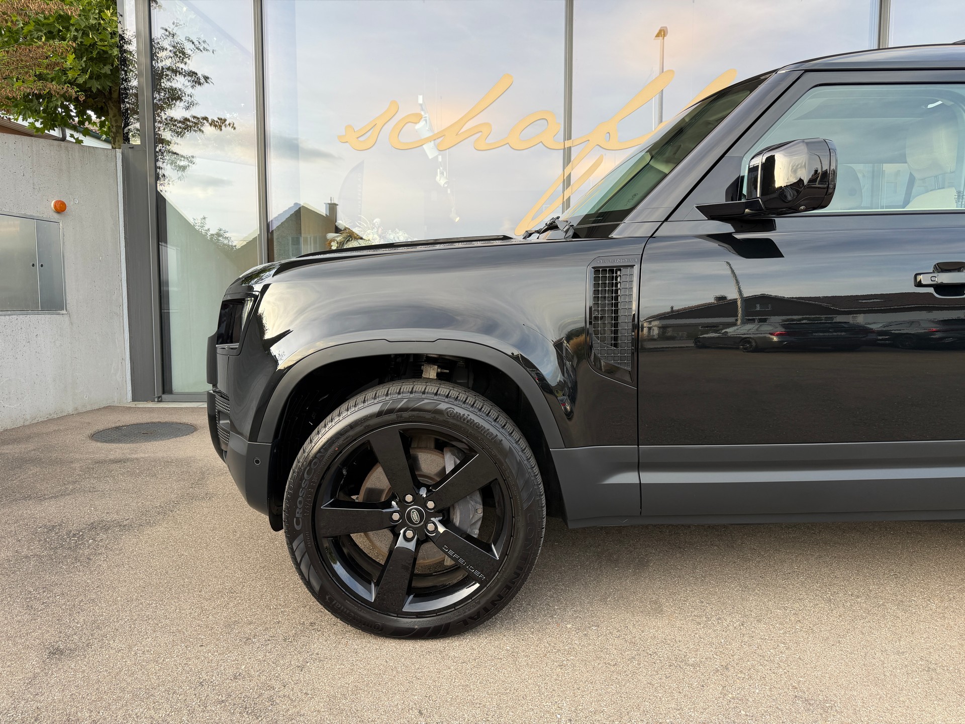 LAND ROVER Defender 110 3.0 D I6 250 SE AWD AT8-image-5