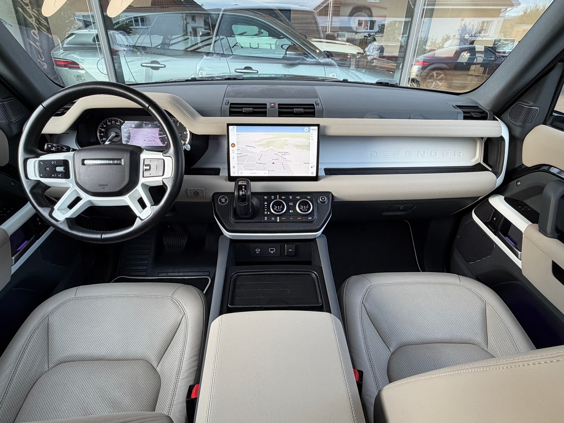 LAND ROVER Defender 110 3.0 D I6 250 SE AWD AT8-image-10