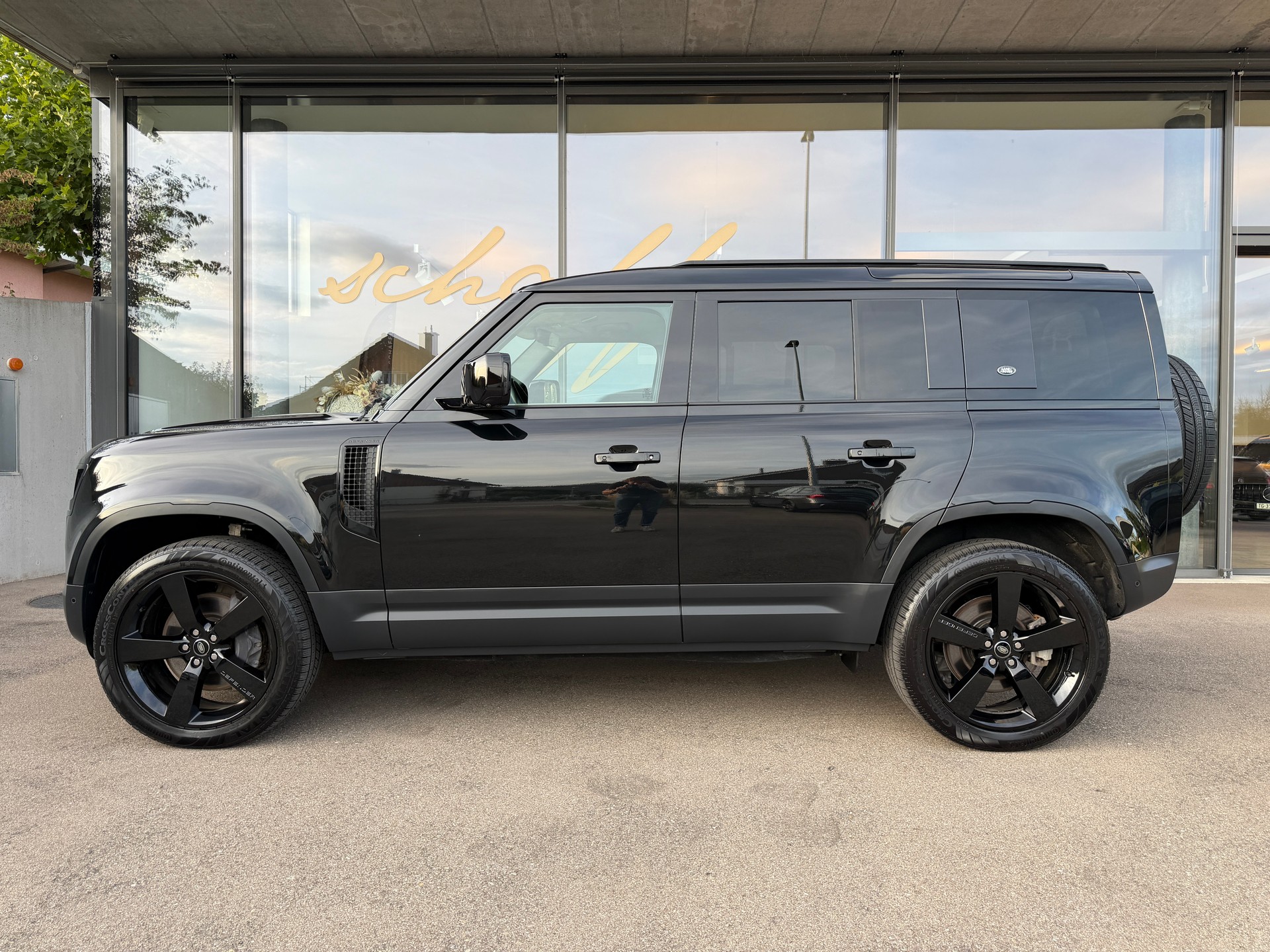 LAND ROVER Defender 110 3.0 D I6 250 SE AWD AT8-image-4
