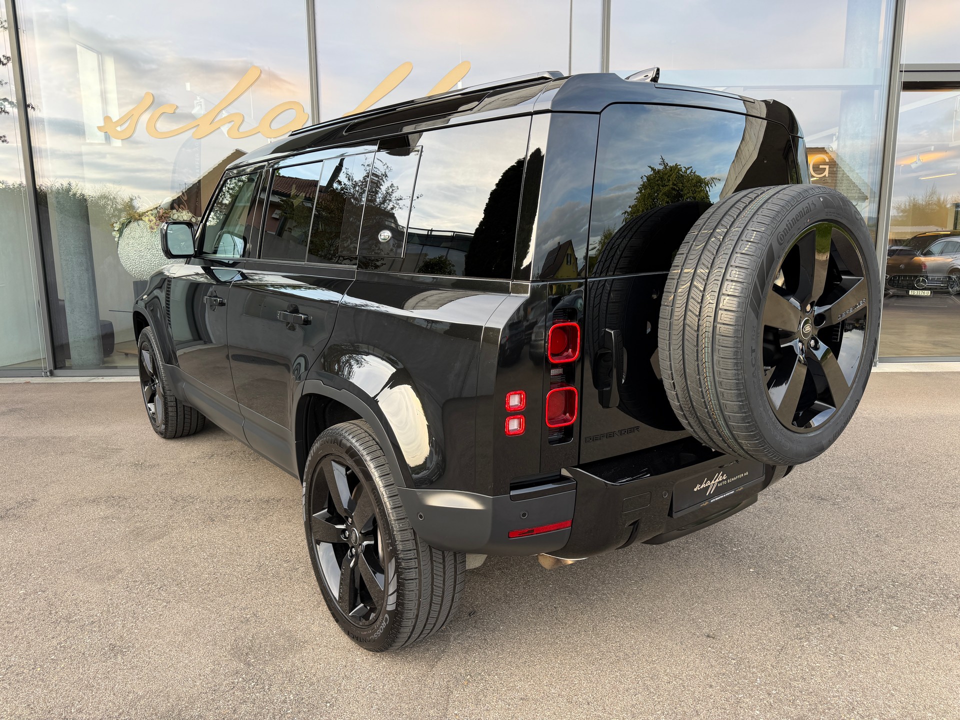 LAND ROVER Defender 110 3.0 D I6 250 SE AWD AT8-image-6
