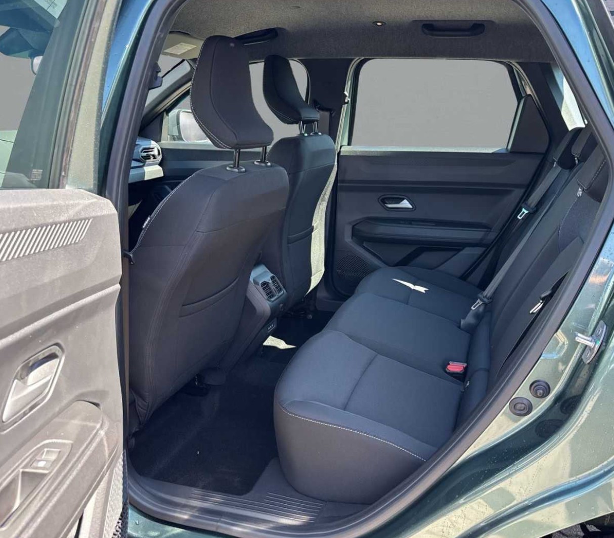 DACIA Bigster TCe Hybrid 150 48V Expression 4x4-image-6