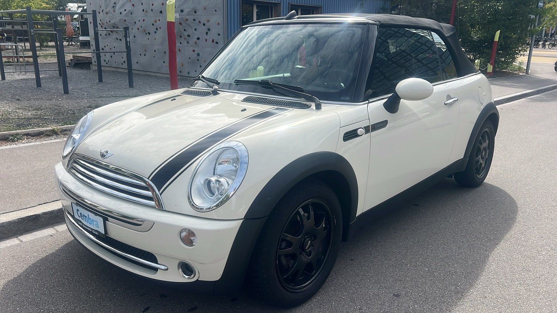 MINI Cooper Cabriolet-image-0