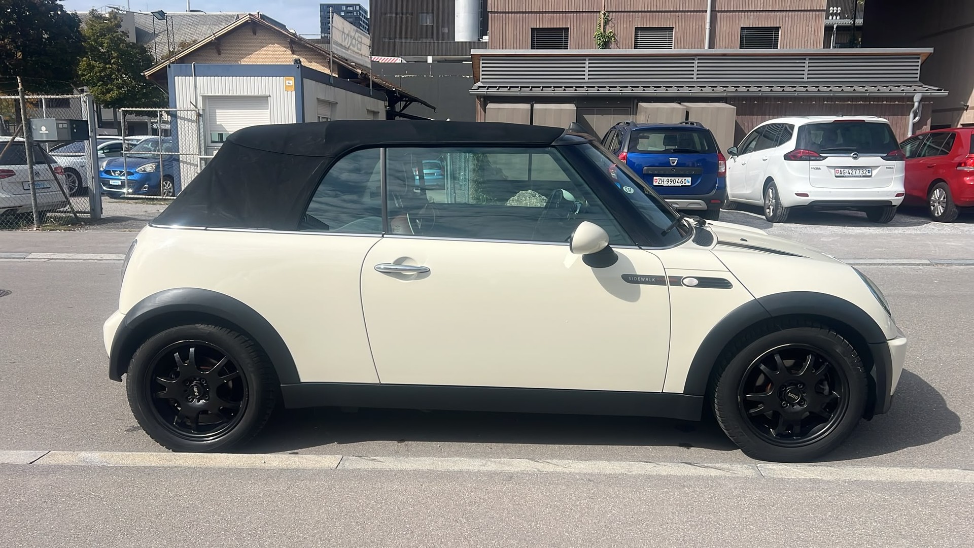 MINI Cooper Cabriolet-image-5